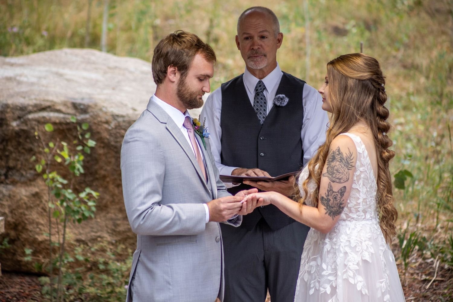 Colorado wedding photographer, Candid wedding photography Colorado, Della Terra Wedding Photographer, Mountain elopement