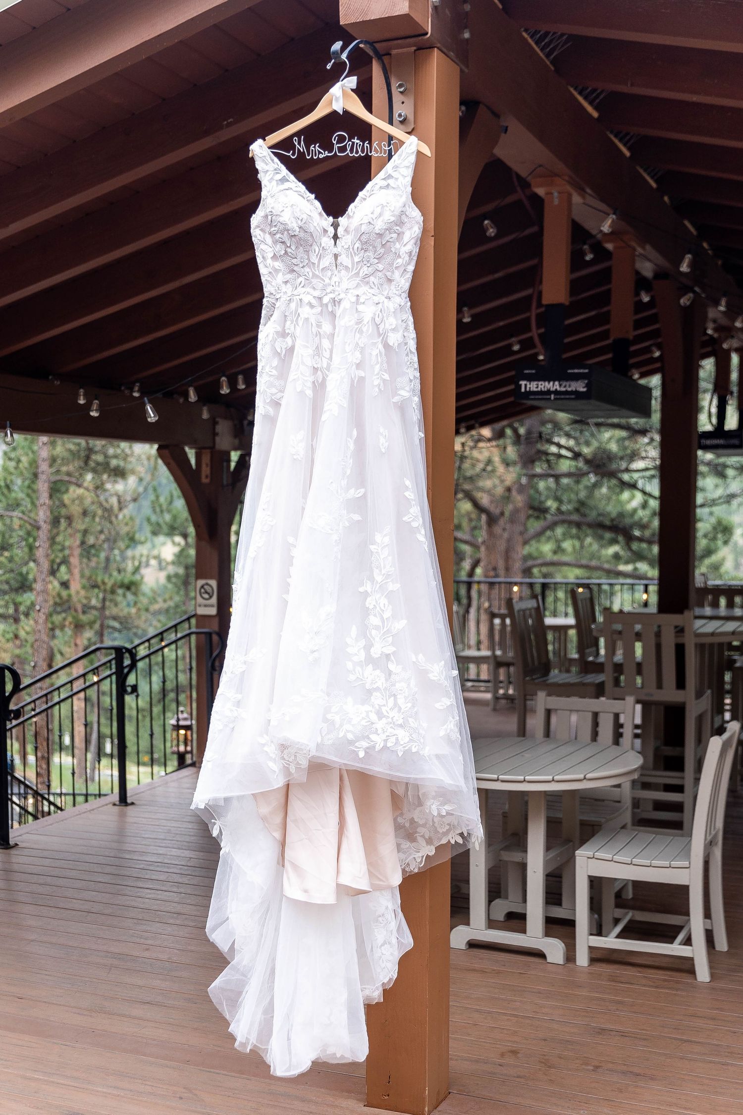 Colorado wedding photographer, Candid wedding photography Colorado, Della Terra Wedding Photographer, Mountain elopement
