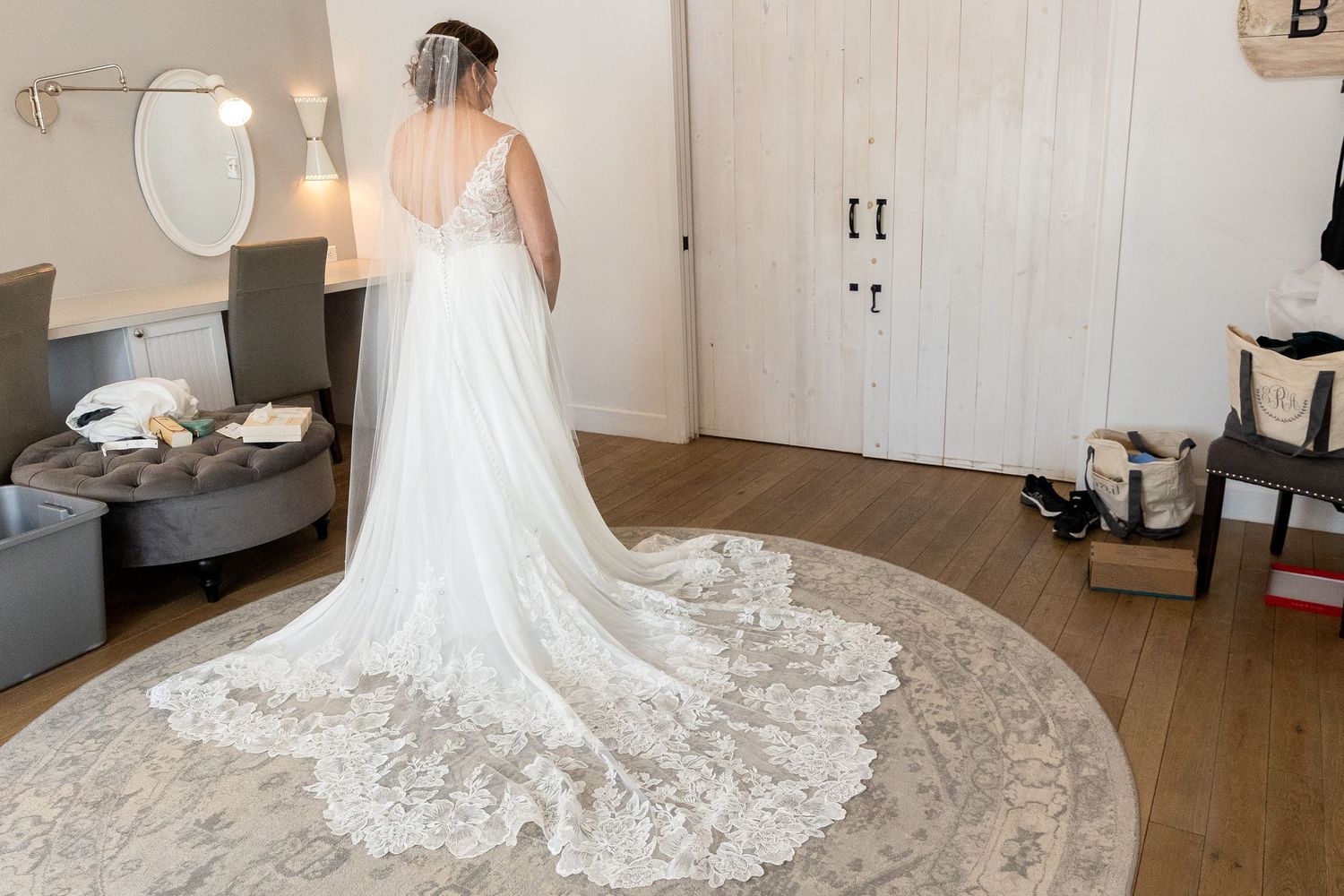 Wedding Photographer, Elopement Specialist, Engagement Photos, Natural Backgrounds, Candid Moments