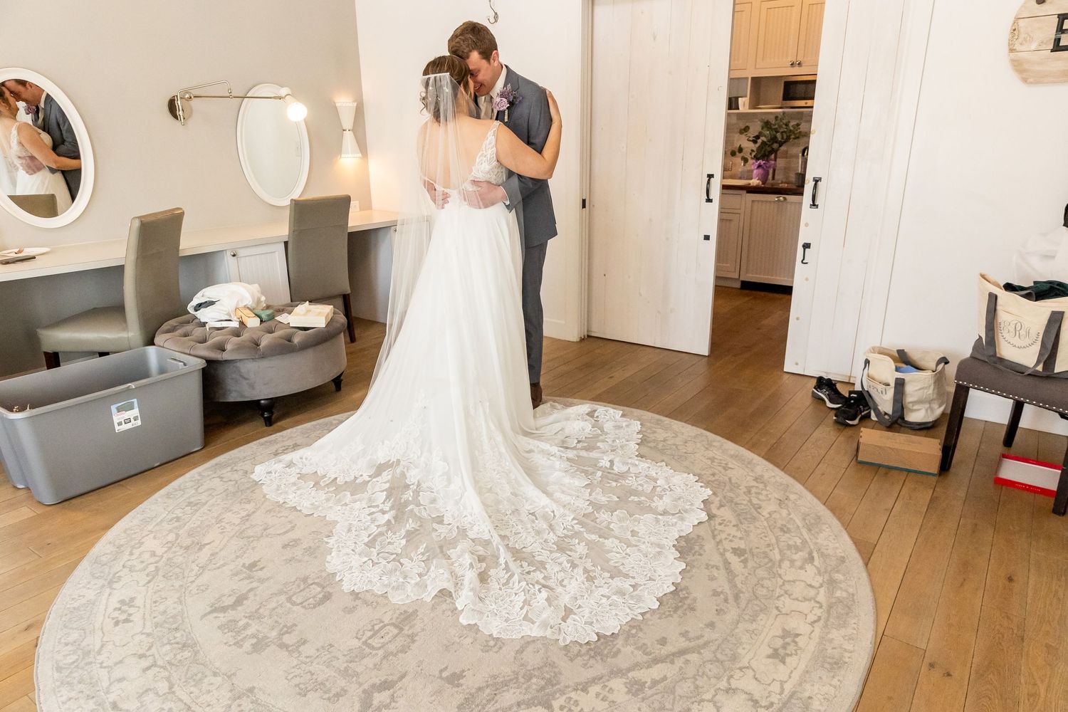 Wedding Photographer, Elopement Specialist, Engagement Photos, Natural Backgrounds, Candid Moments