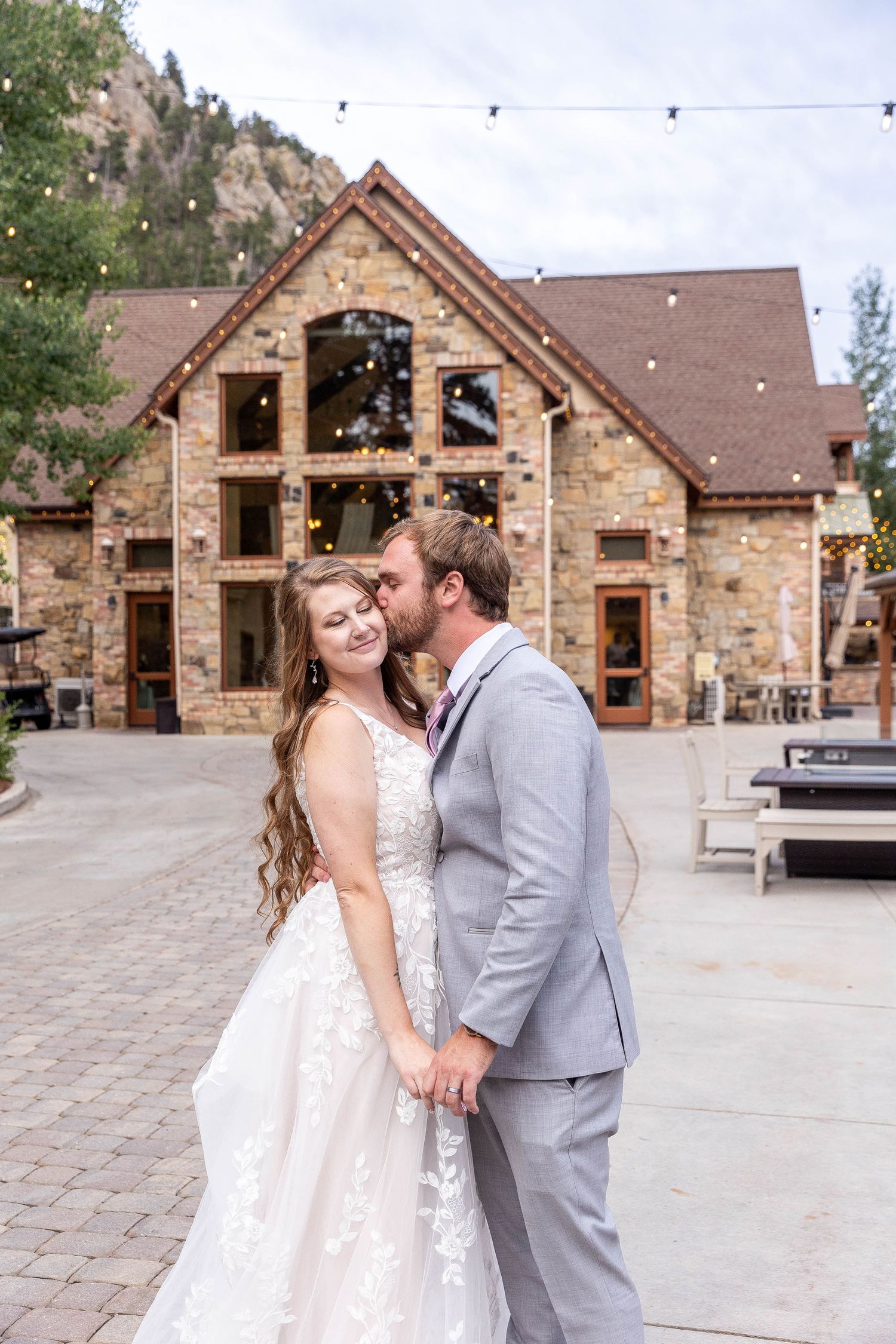 Colorado wedding photographer, Candid wedding photography Colorado, Della Terra Wedding Photographer, Mountain elopement