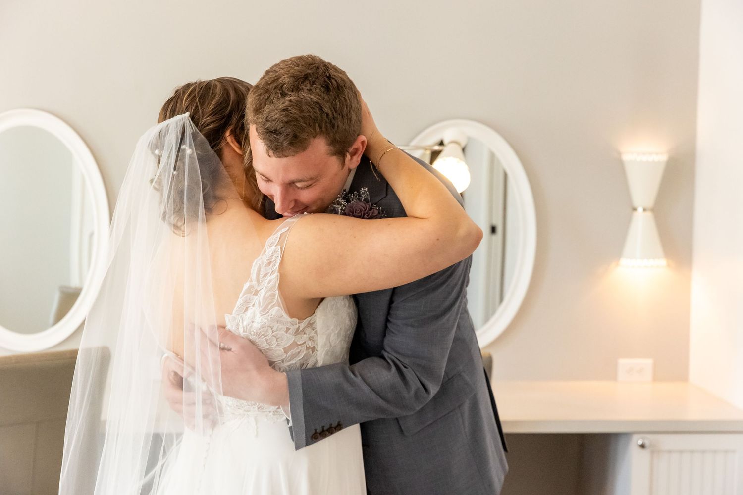 Wedding Photographer, Elopement Specialist, Engagement Photos, Natural Backgrounds, Candid Moments