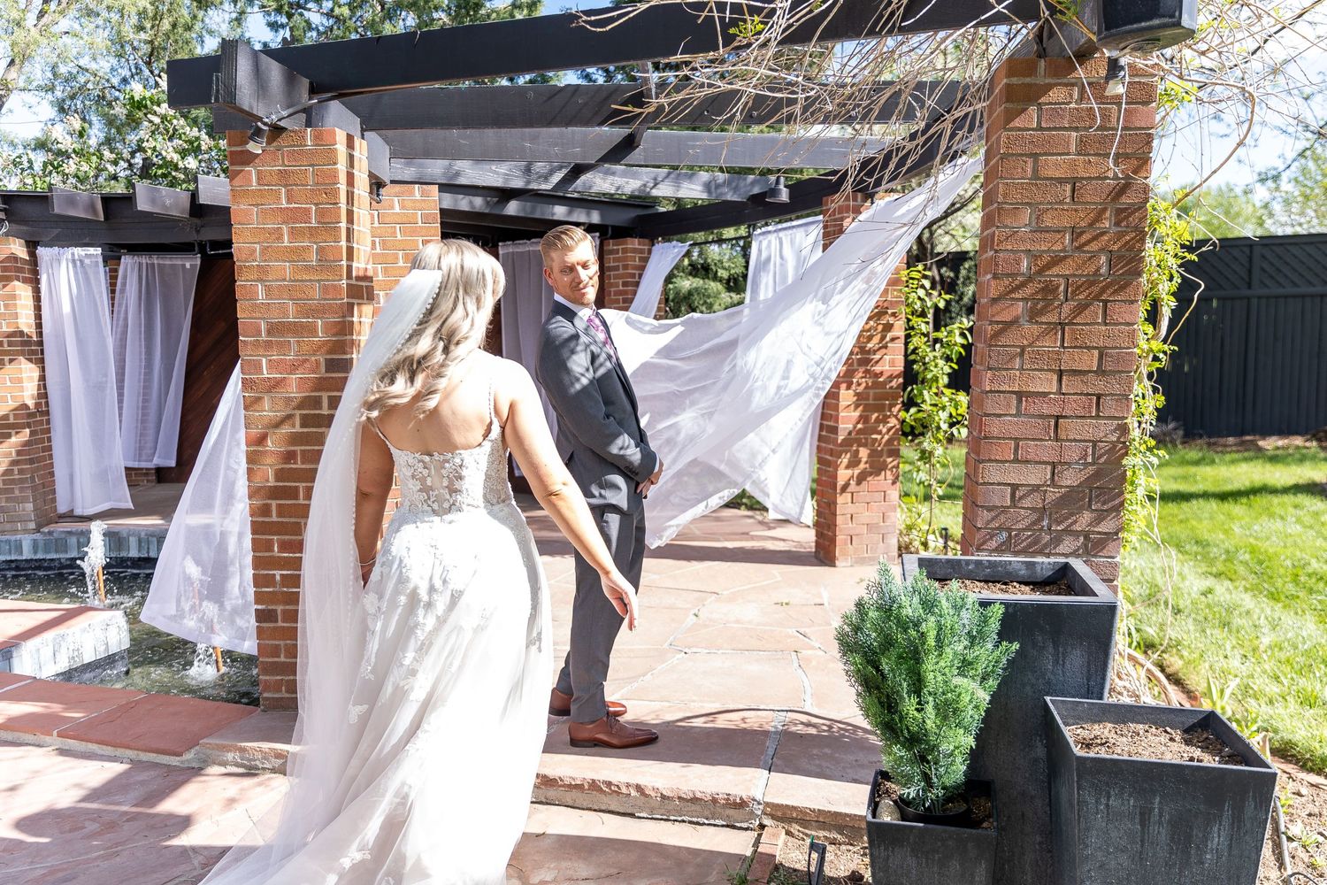 Genuine wedding photos, Colorado True-to-color wedding photography, Elegant Colorado wedding venues