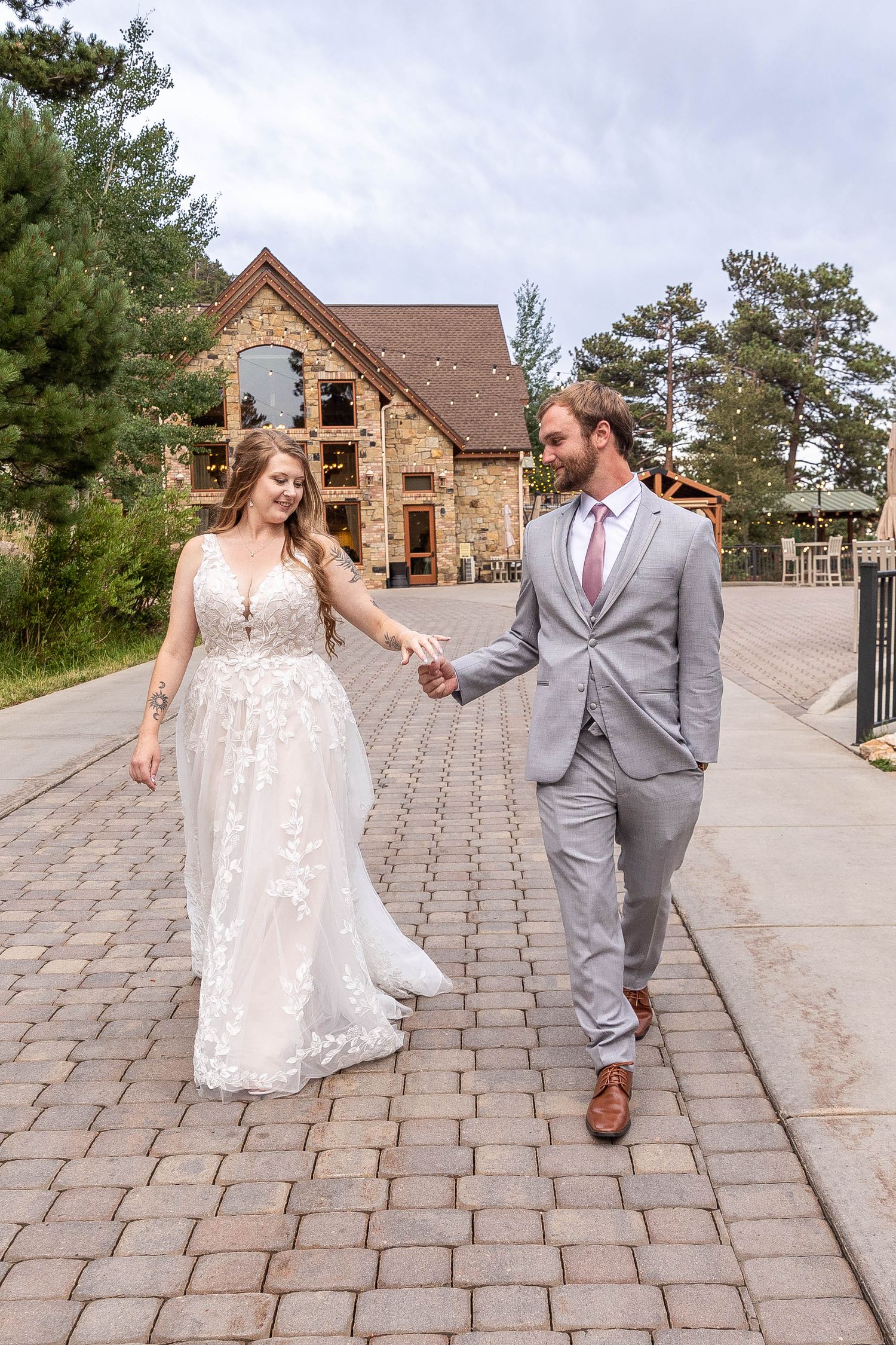 Colorado wedding photographer, Candid wedding photography Colorado, Della Terra Wedding Photographer, Mountain elopement