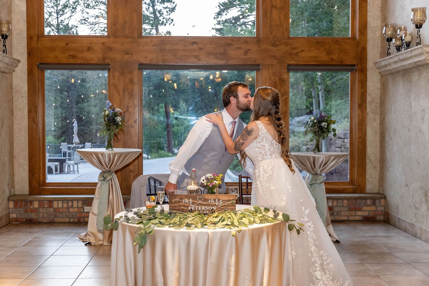 Colorado wedding photographer, Candid wedding photography Colorado, Della Terra Wedding Photographer, Mountain elopement