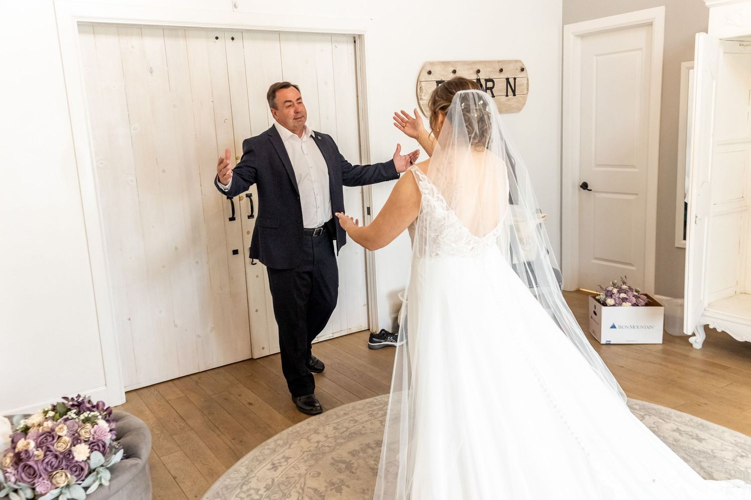 Wedding Photographer, Elopement Specialist, Engagement Photos, Natural Backgrounds, Candid Moments