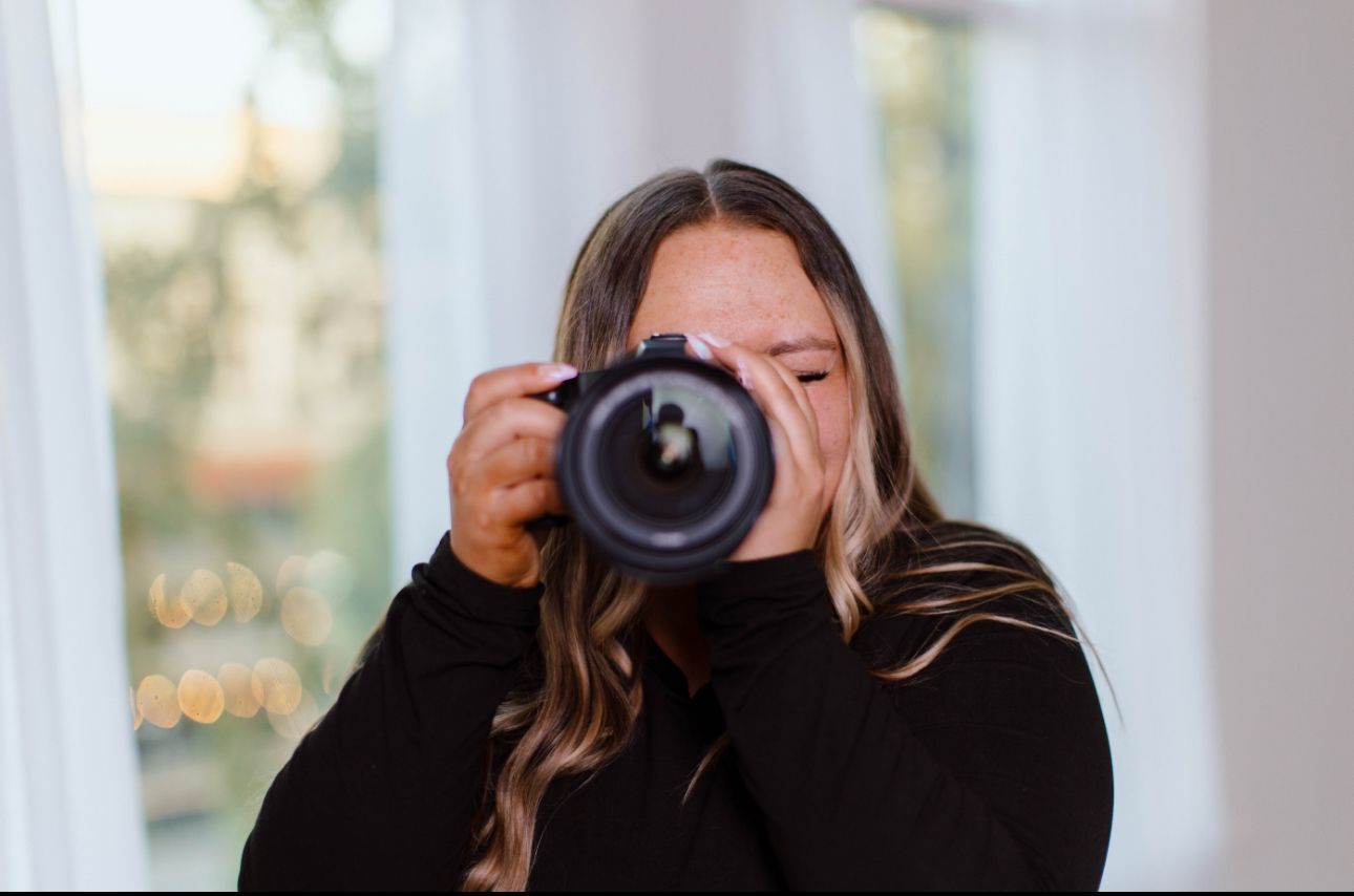 Corvallis branding photographer Jasmine of ANB Collective capturing photo and video for small businesses across Oregon’s Willamette Valley.