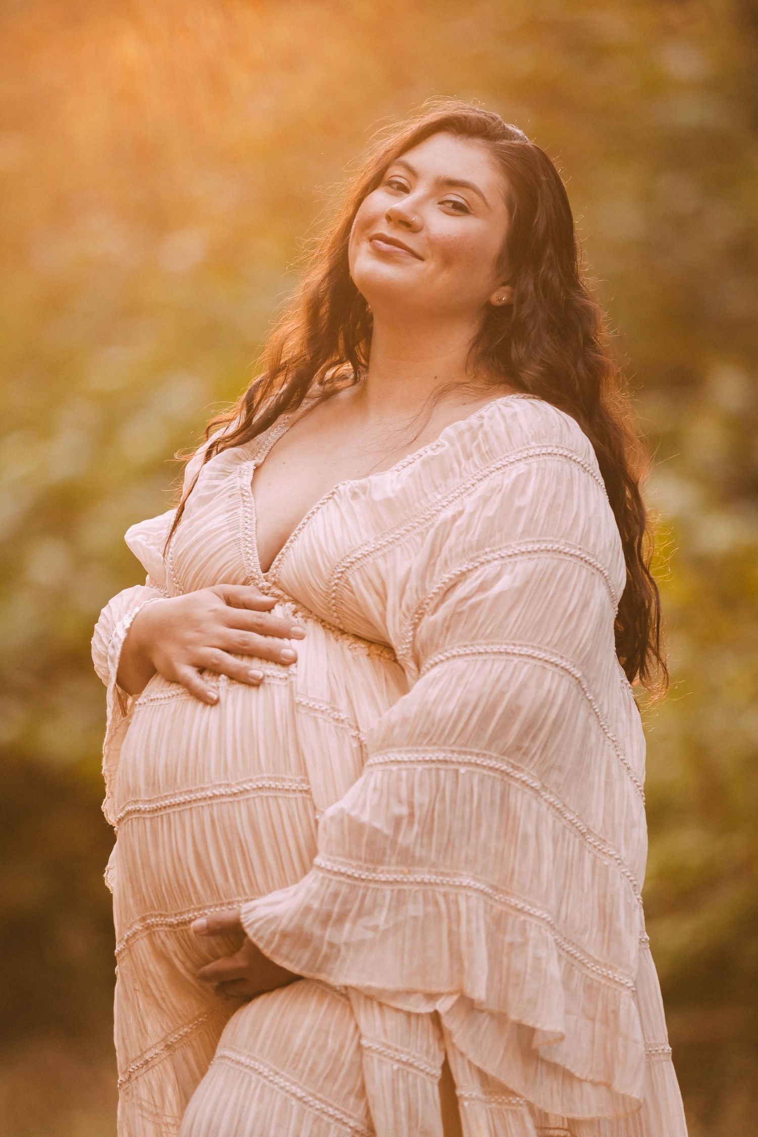 Golden hour maternity photoshoot by ANB Collective in Oregon’s Willamette Valley — country setting, soft light, and timeless photography.