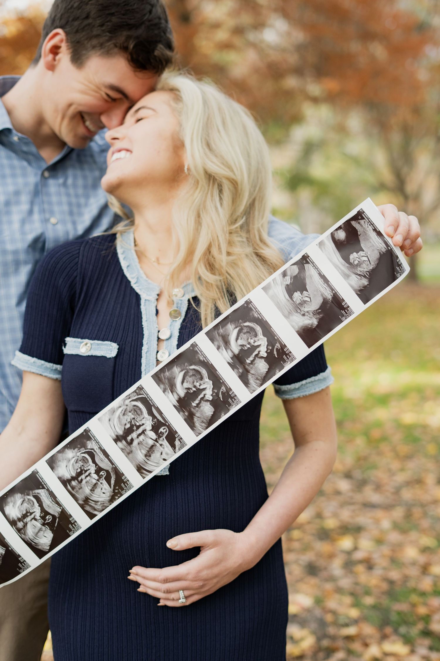 Pregnancy Announcement Photoshoot next to Forsyth Park, Hotel Bardo.