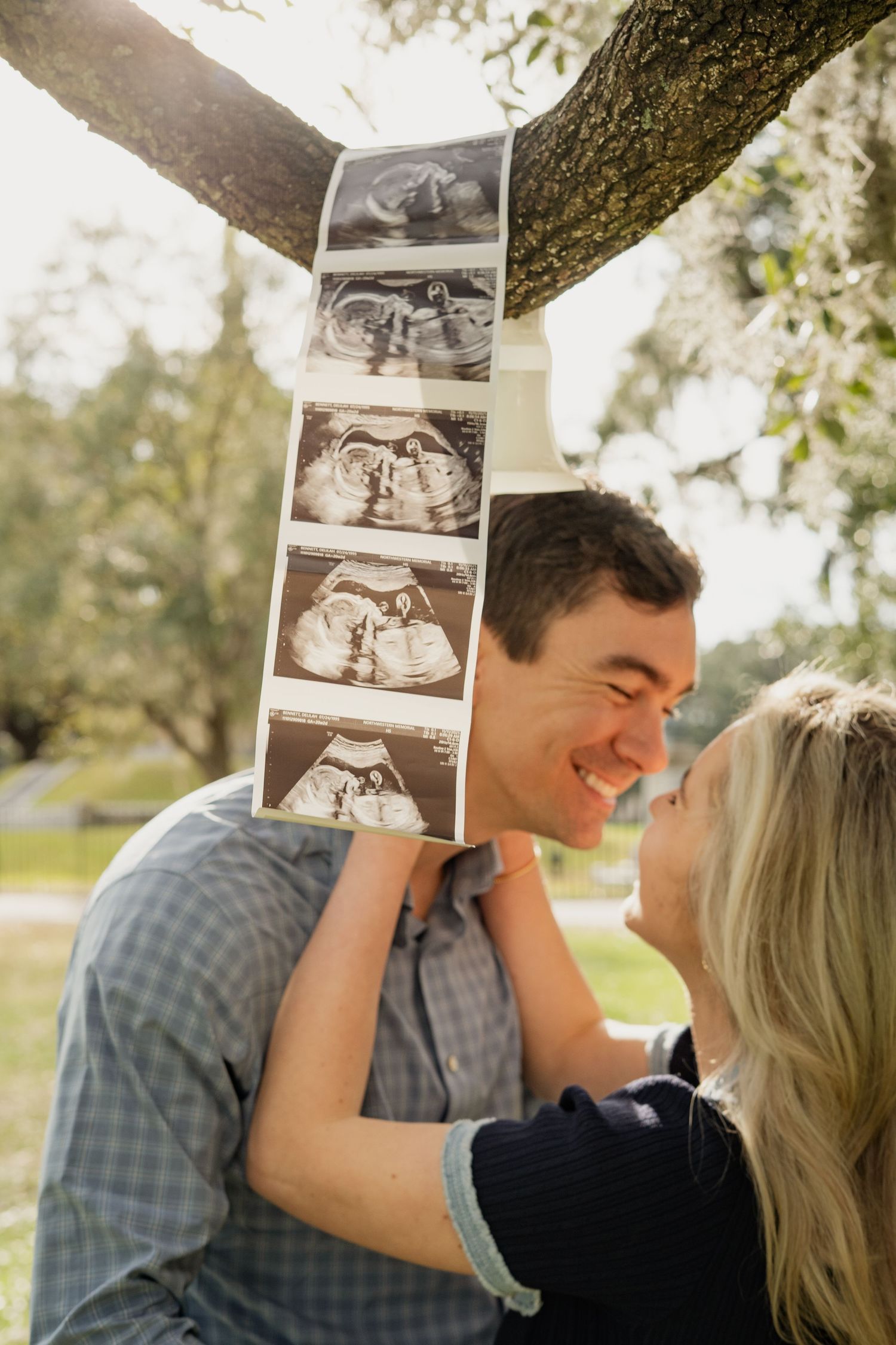 Pregnancy Announcement Photoshoot next to Forsyth Park, Hotel Bardo.