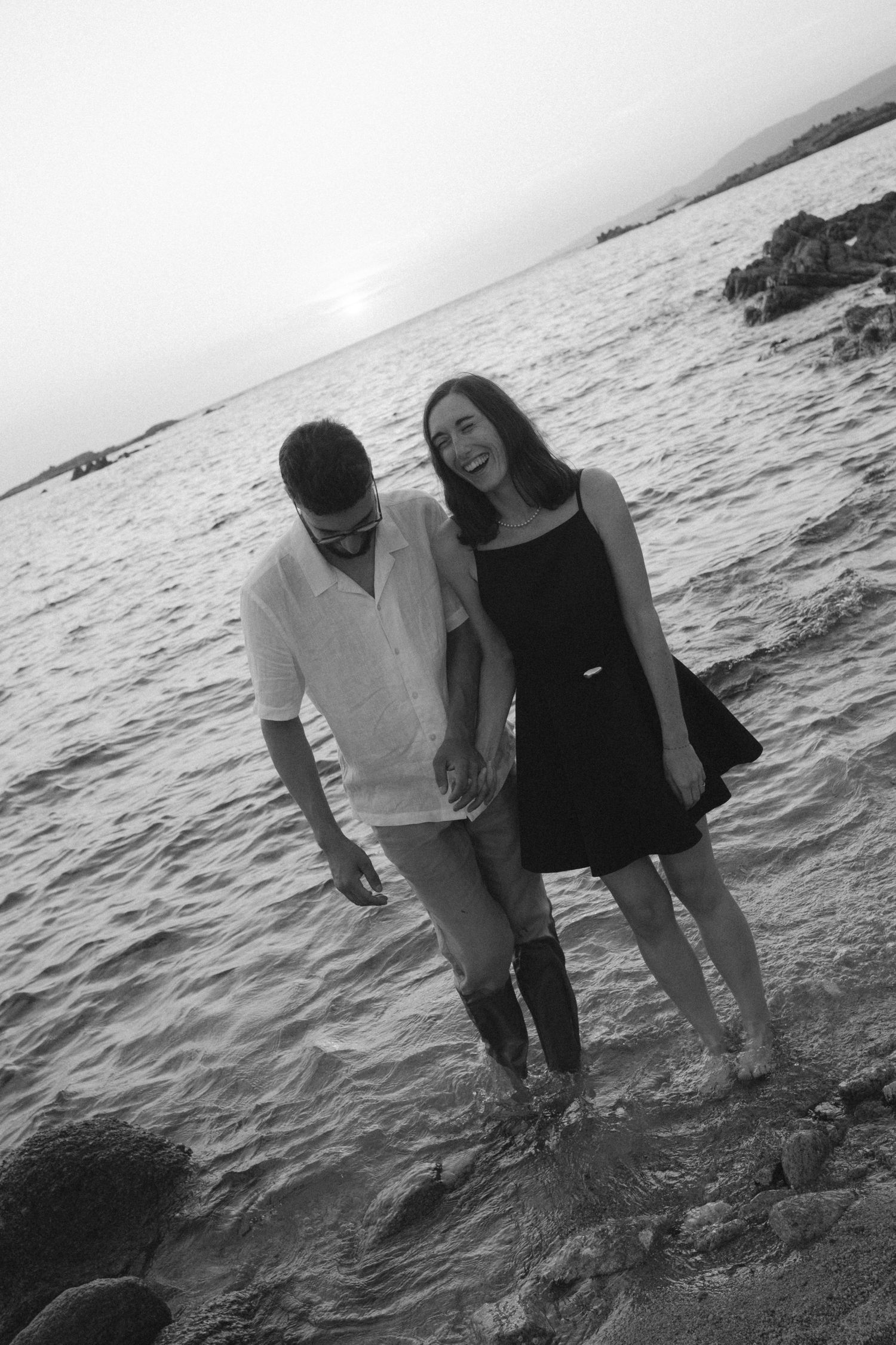 séance photo couple à Bonifacio tonnara, coucher de soleil, photographe corse, et photographe porto-vecchio