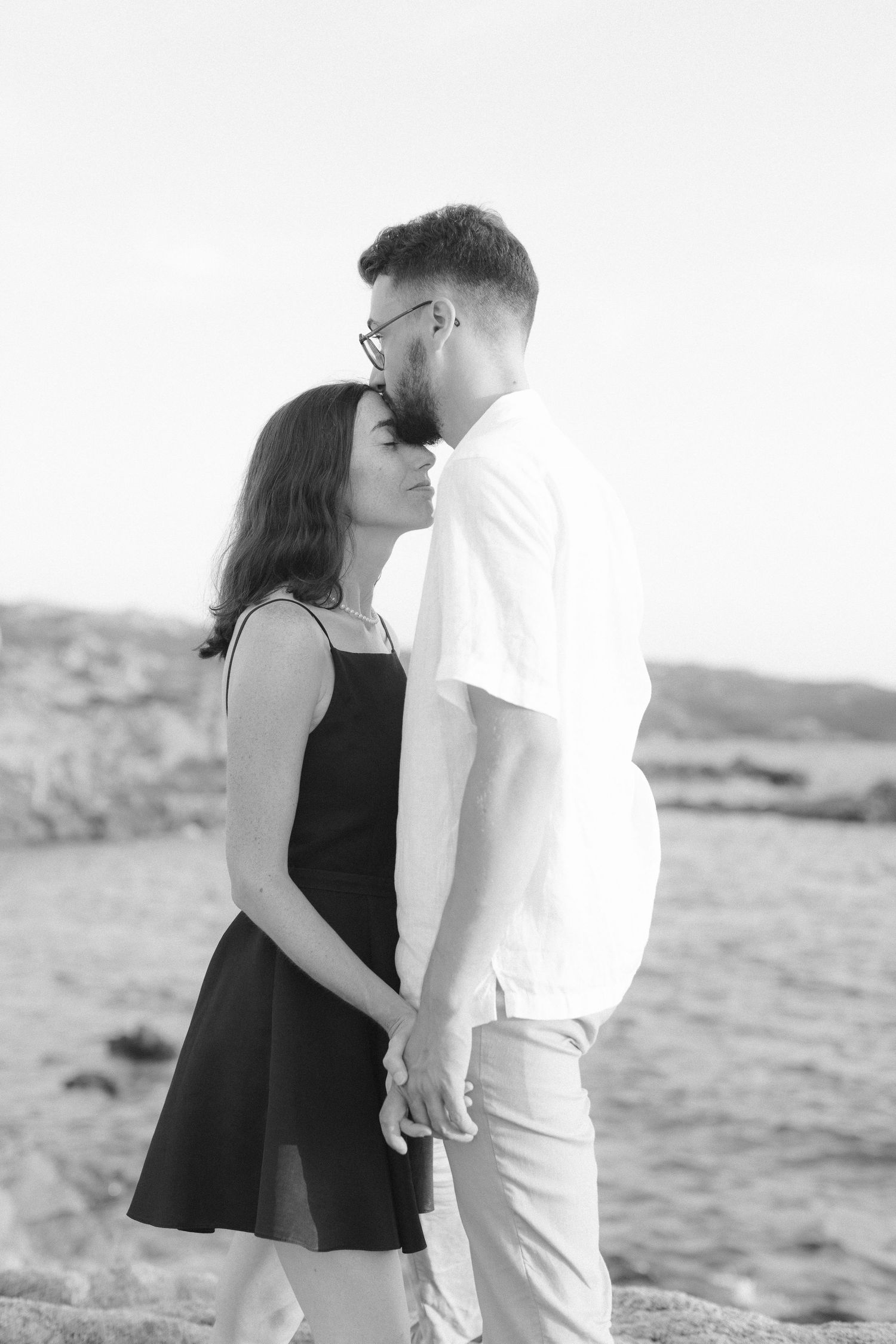 séance photo couple à Bonifacio tonnara, coucher de soleil, photographe corse, et photographe porto-vecchio