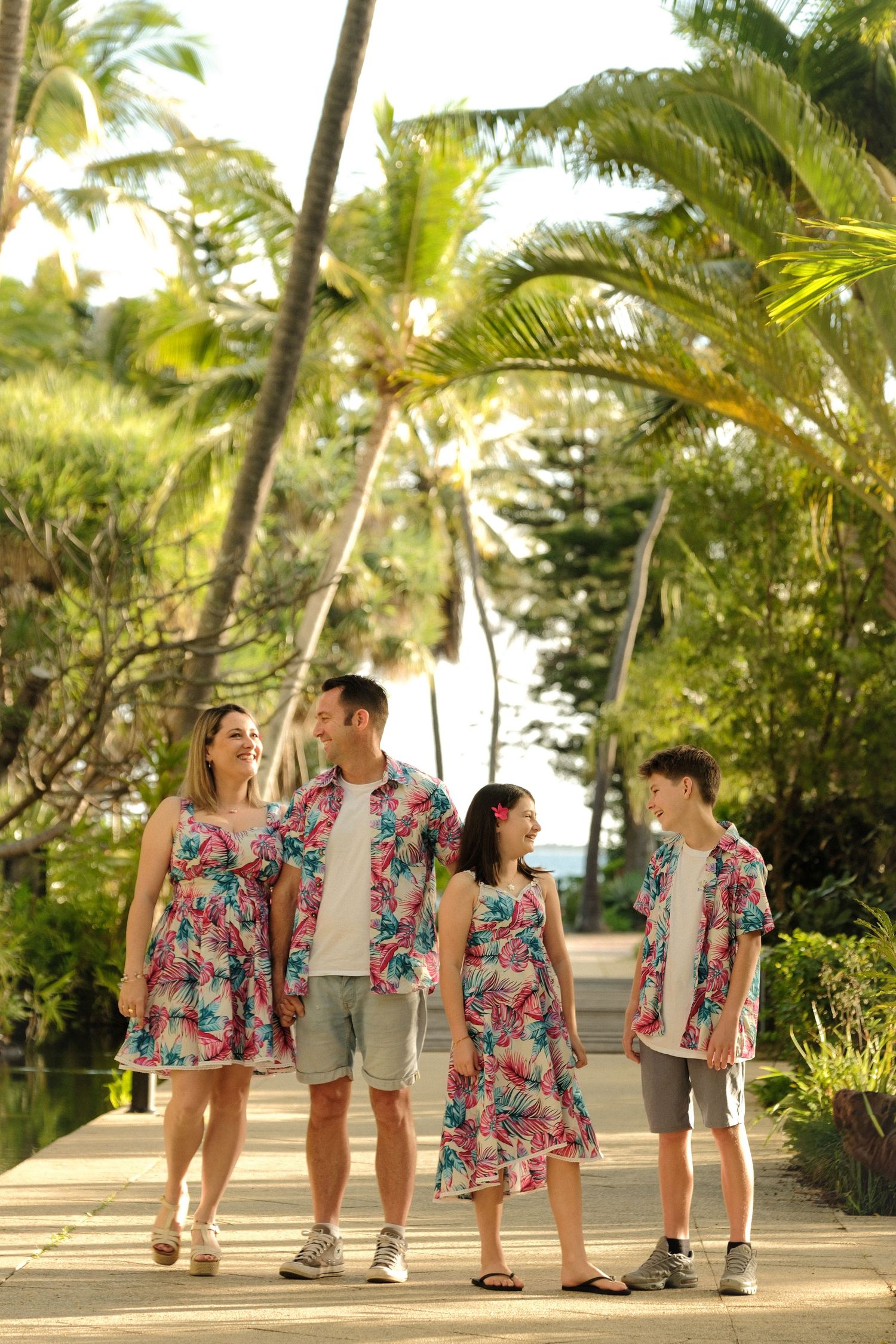 famille enfants jardin shooting nc noumea souvenirs photographe solene photographie un rayon de solene nouvelle caledonie soleil ile amour
