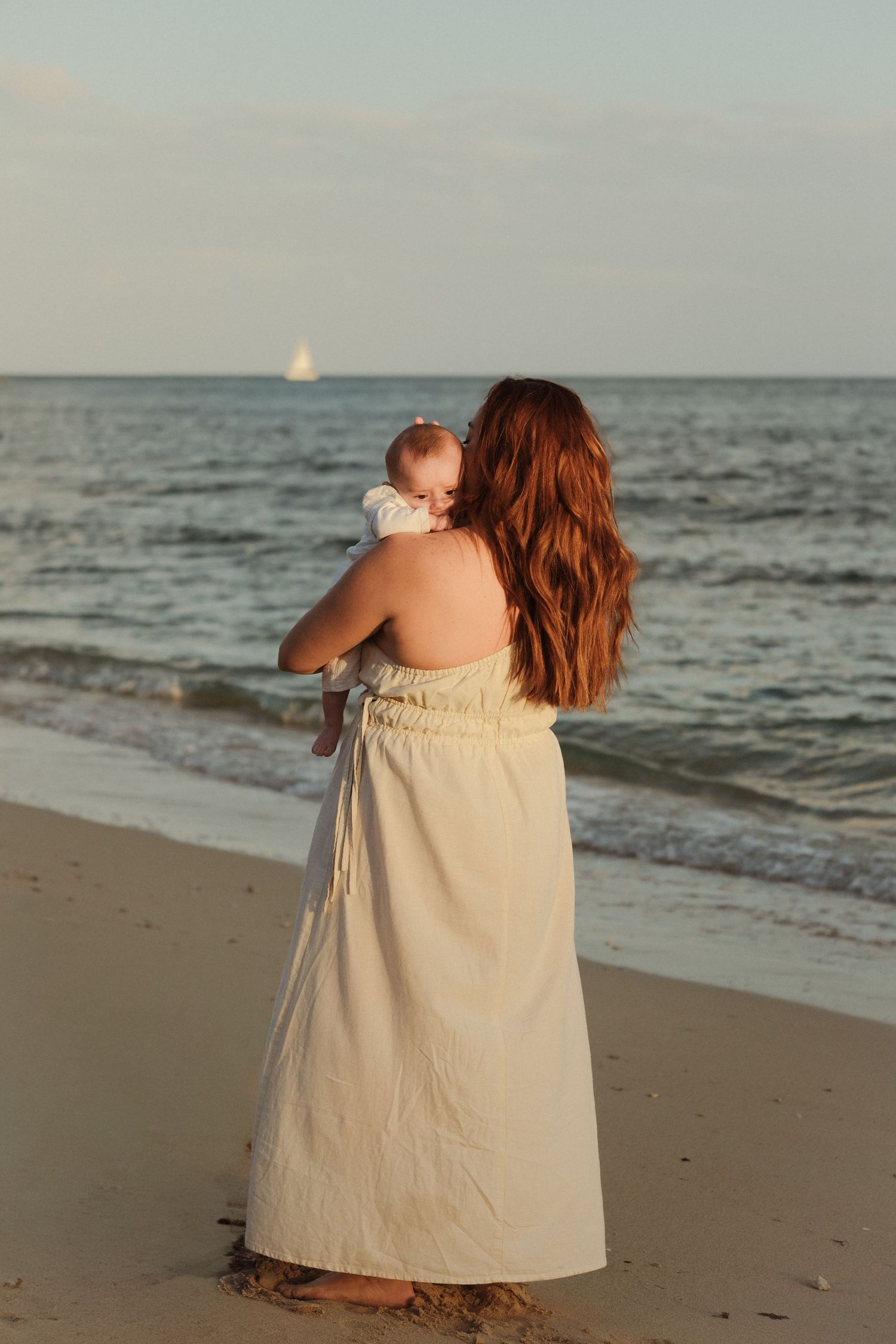 famille nouveau né shooting nc noumea souvenirs photographe solene photographie un rayon de solene nouvelle caledonie soleil ile amour maman
