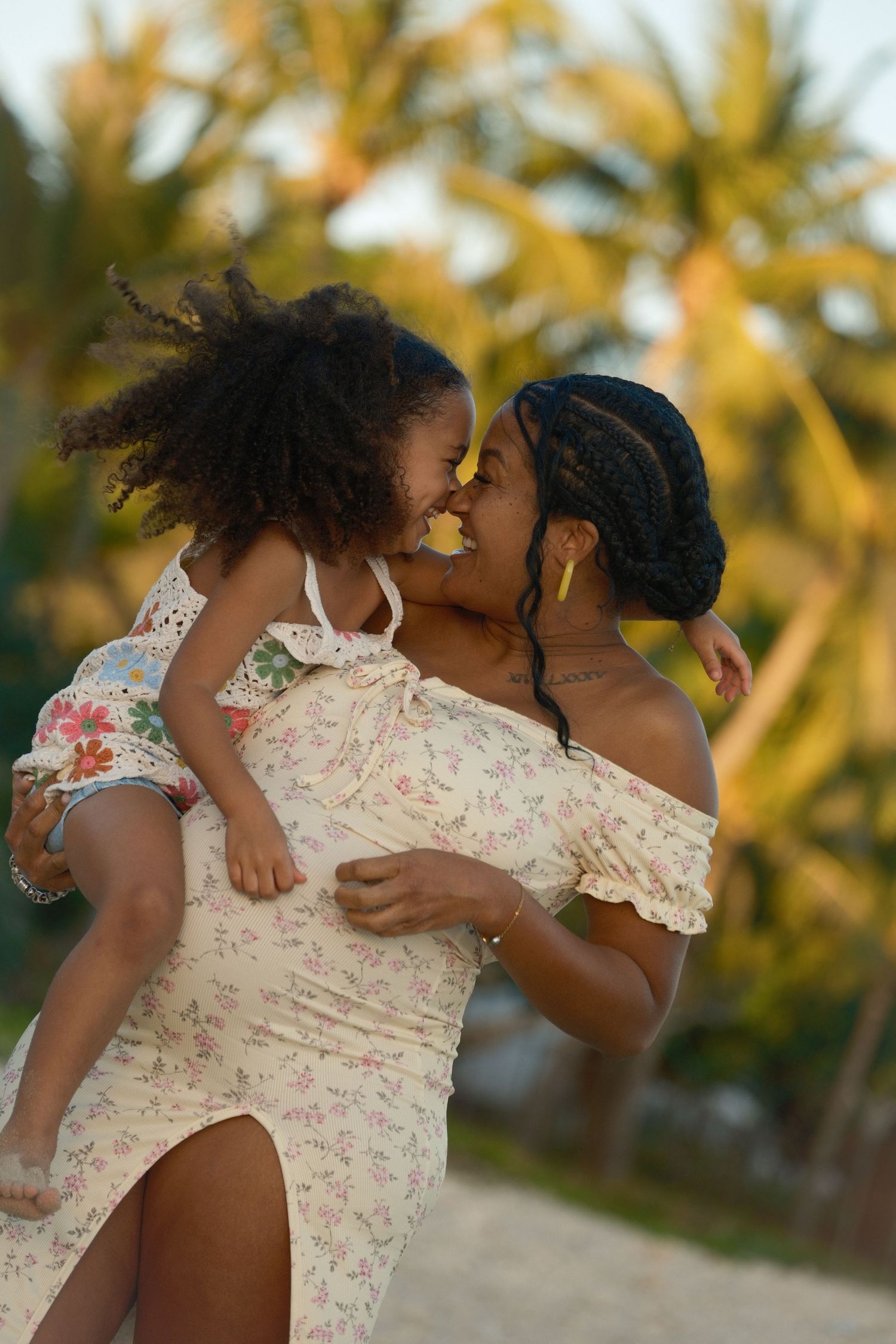 famille grossesse maman shooting nc noumea souvenirs photographe solene photographie un rayon de solene nouvelle caledonie soleil ile amour