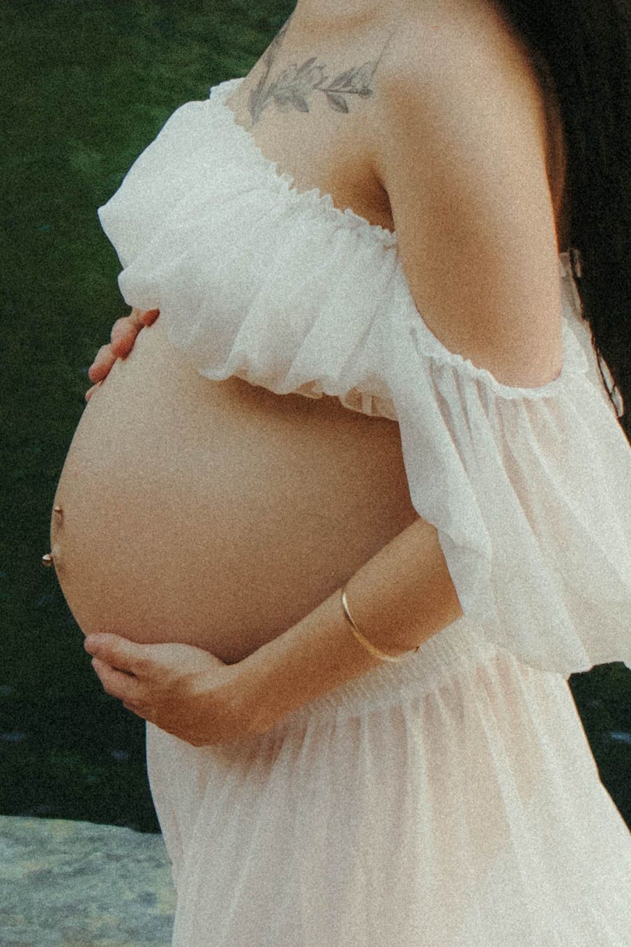 Close up pregnant woman