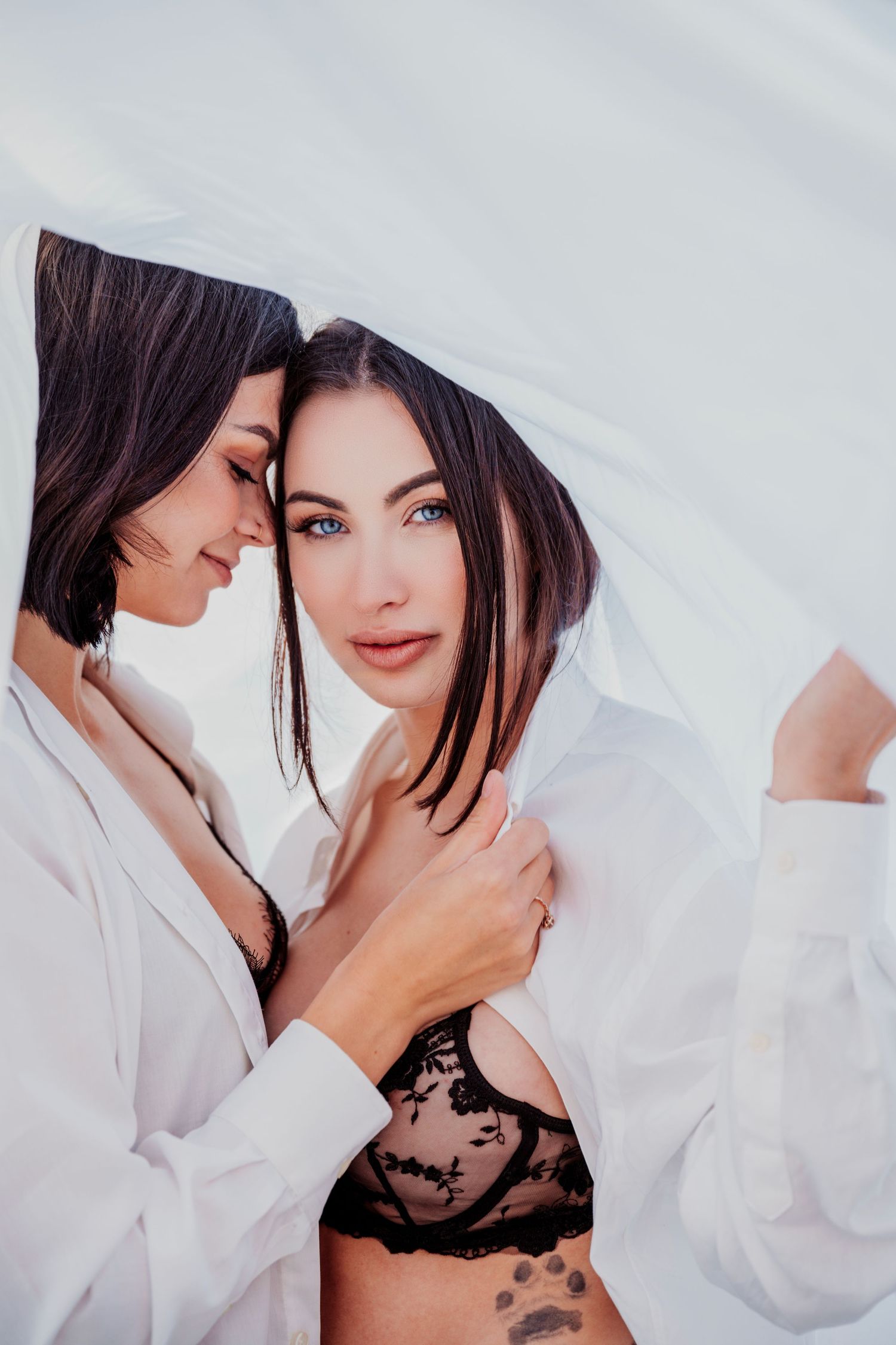couple qui saime de femme en alberta coté dessert