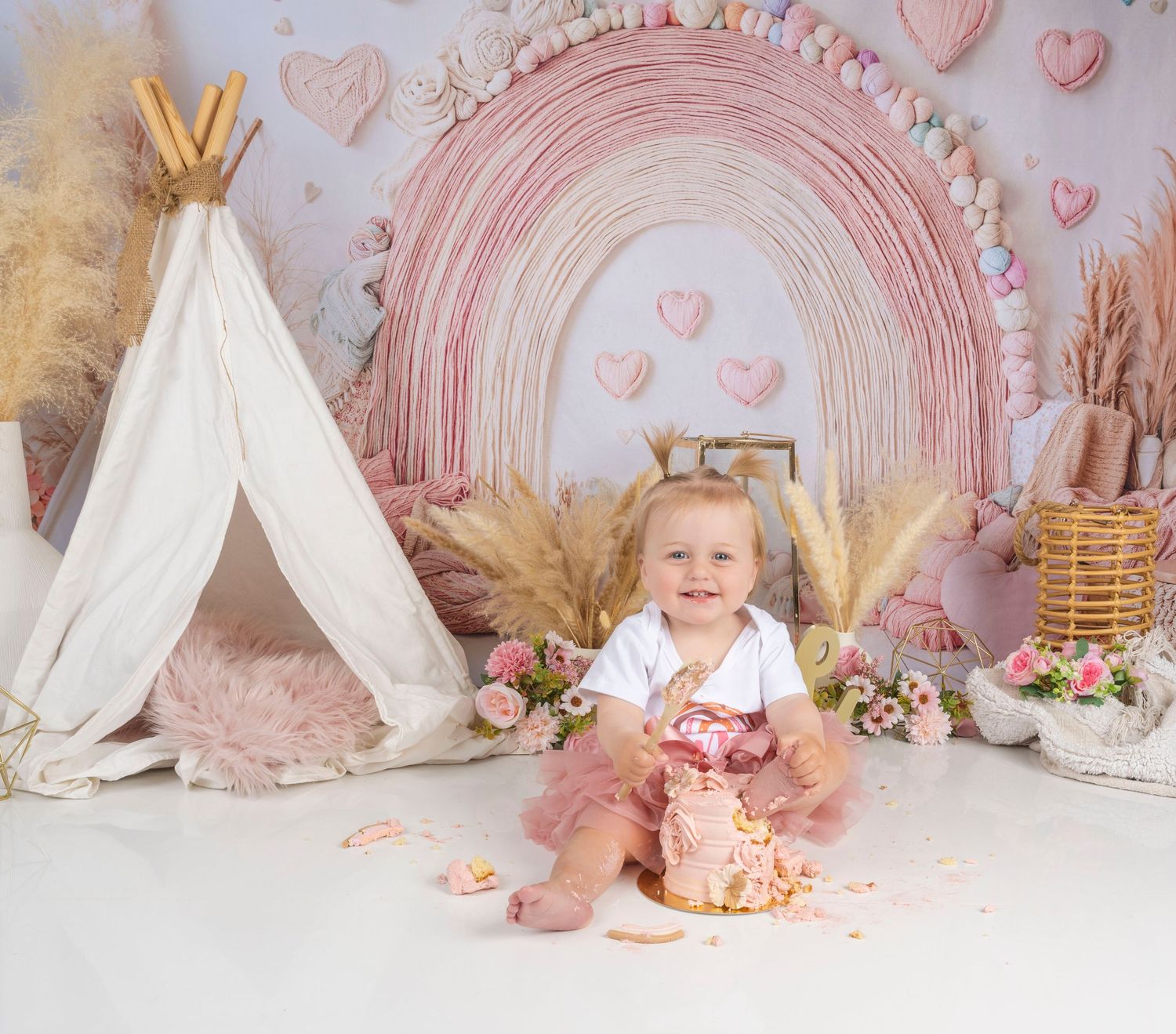 fond smash cake  avec gateau arc en ciel rose et doux seance fete de bebe 1 an