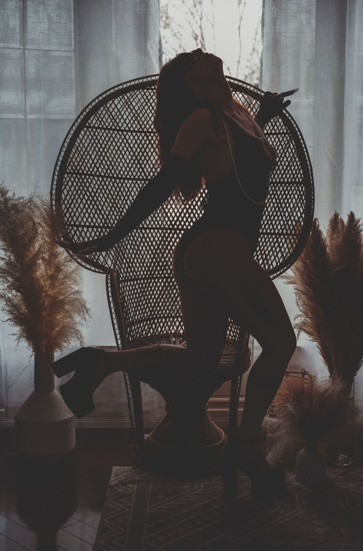 Ce moment où elle se choisit
Une œuvre d’art vivante, tout simplement,artistique,belle,masque,mysterieuse