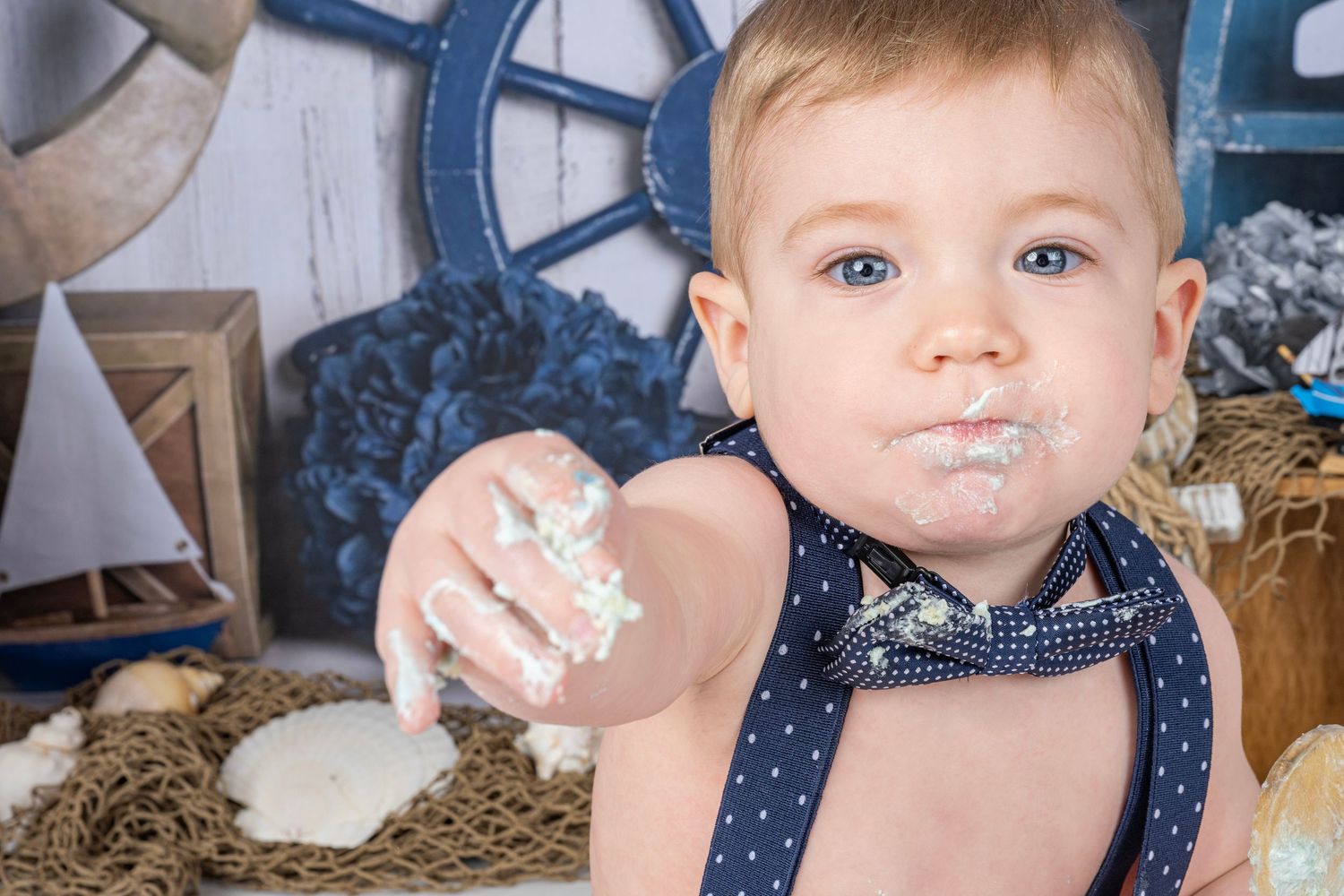 fond smash cake  avec gateau smash cake bateau garcon 2 ans