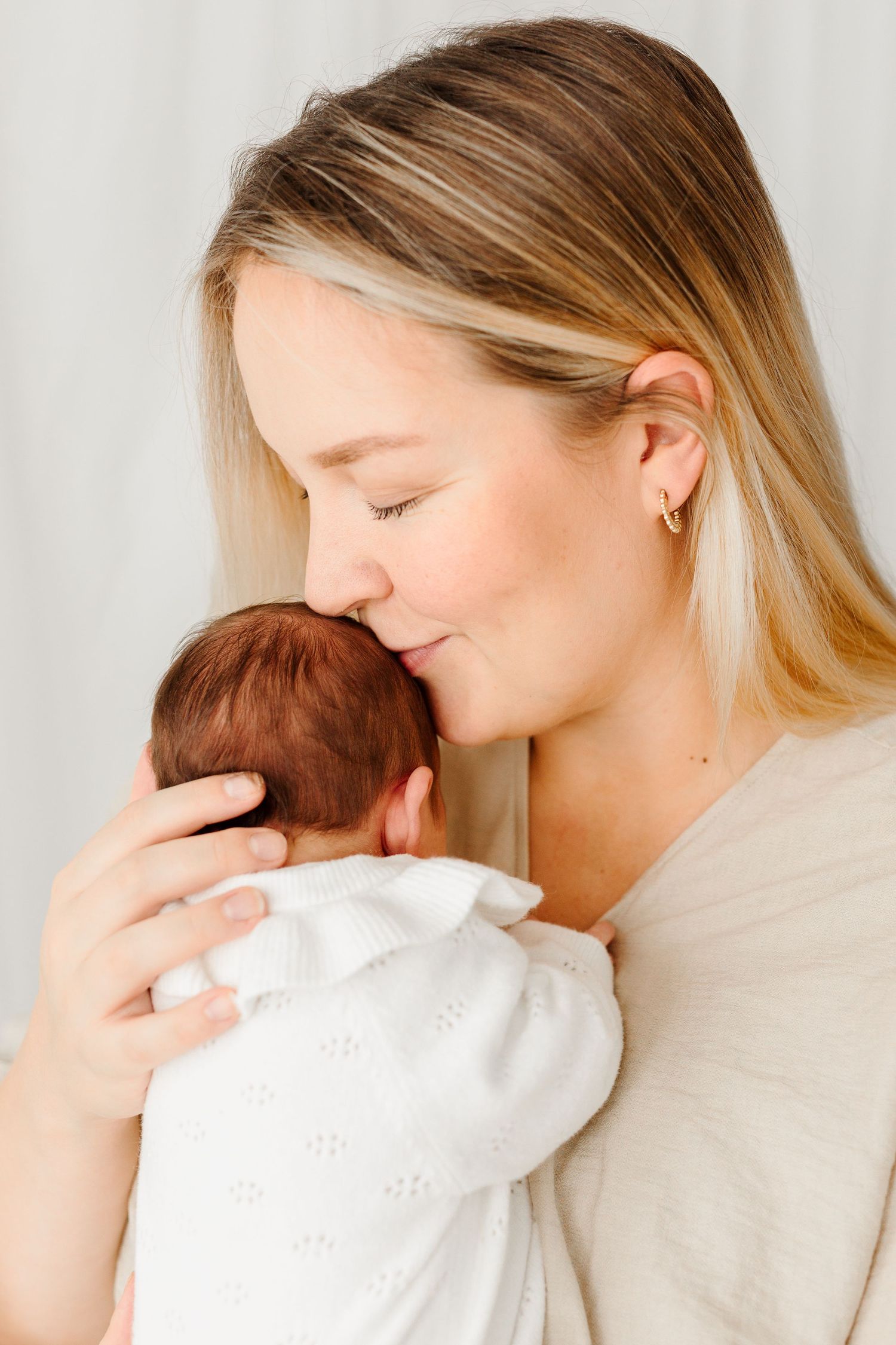 Newbornkuvaus | Jasmine Grahn | valokuvaaja Ulvila |
https://www.jasminegrahn.fi/