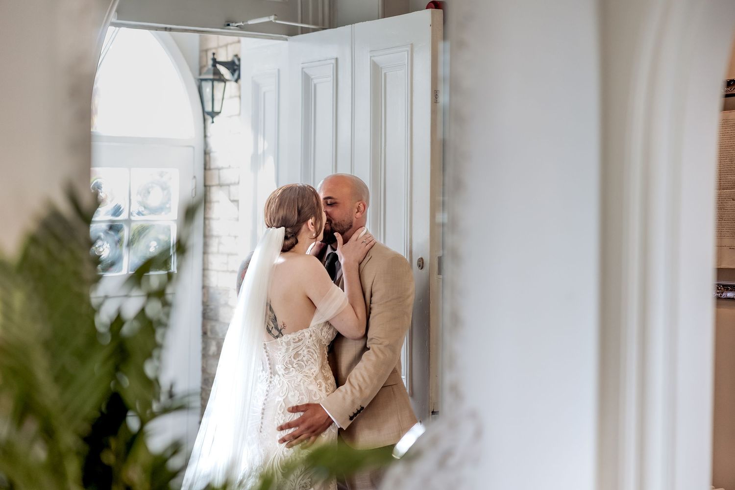 Relaxed wedding photography at Dunedin House in Patrington.