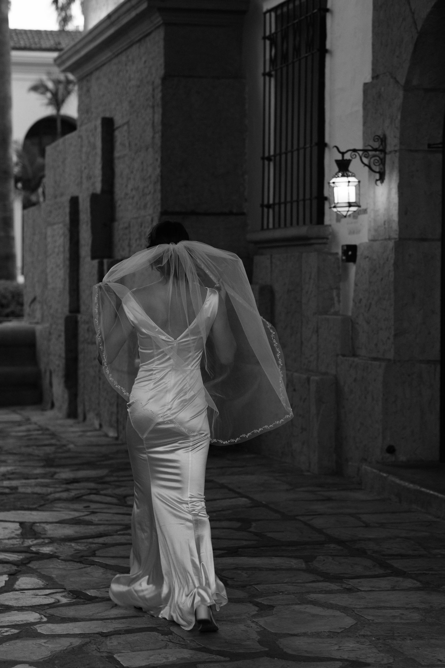 Intimate elopement at the Santa Barbara Courthouse