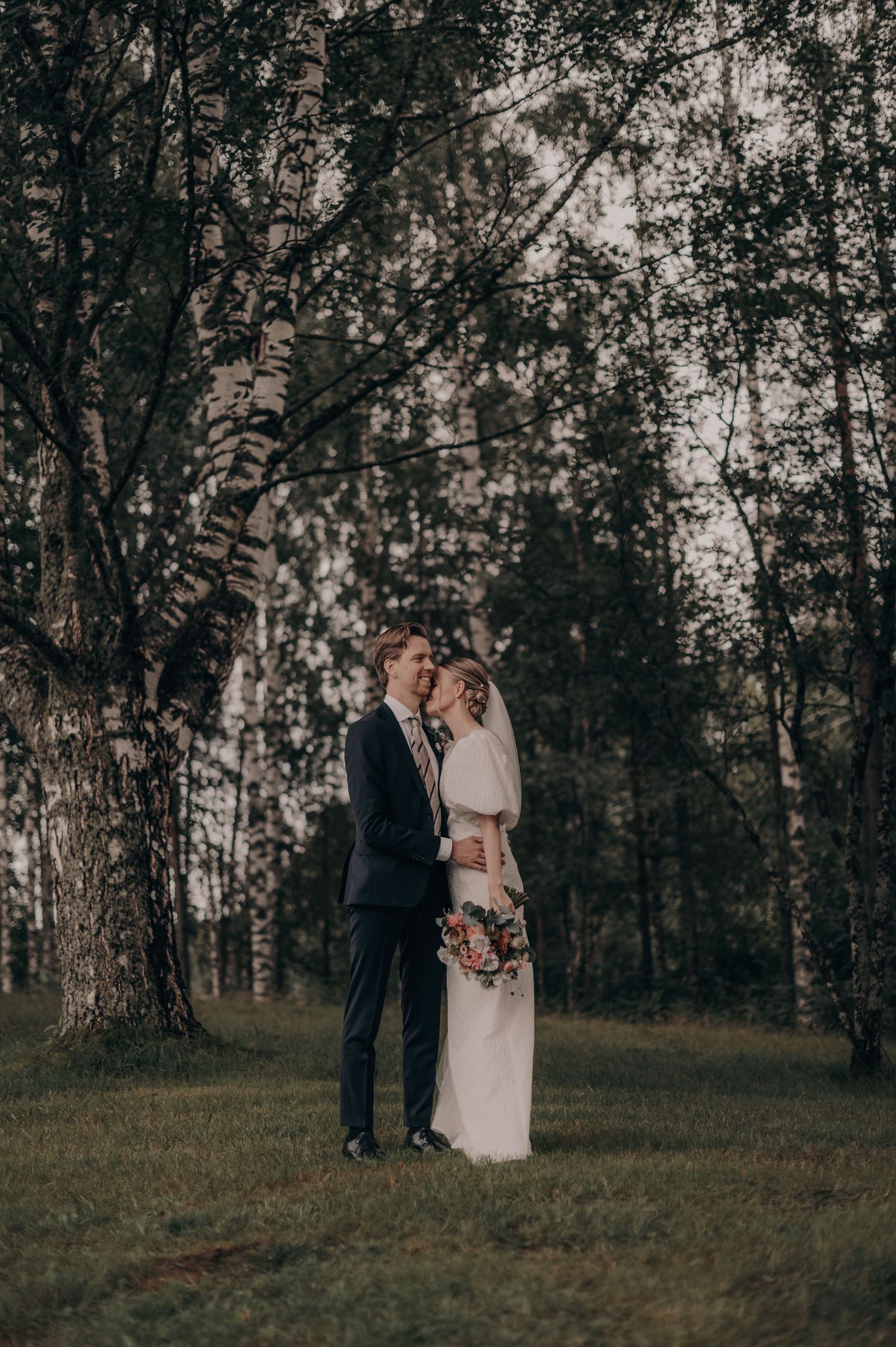 Bröllopsfotograf Umeå, Sävargården, Umeå Stadskyrka, Backenkyrkan, Bröllopsfotograf Västerbotten, Fotograf Örnsköldsvik, Fotograf Umeå