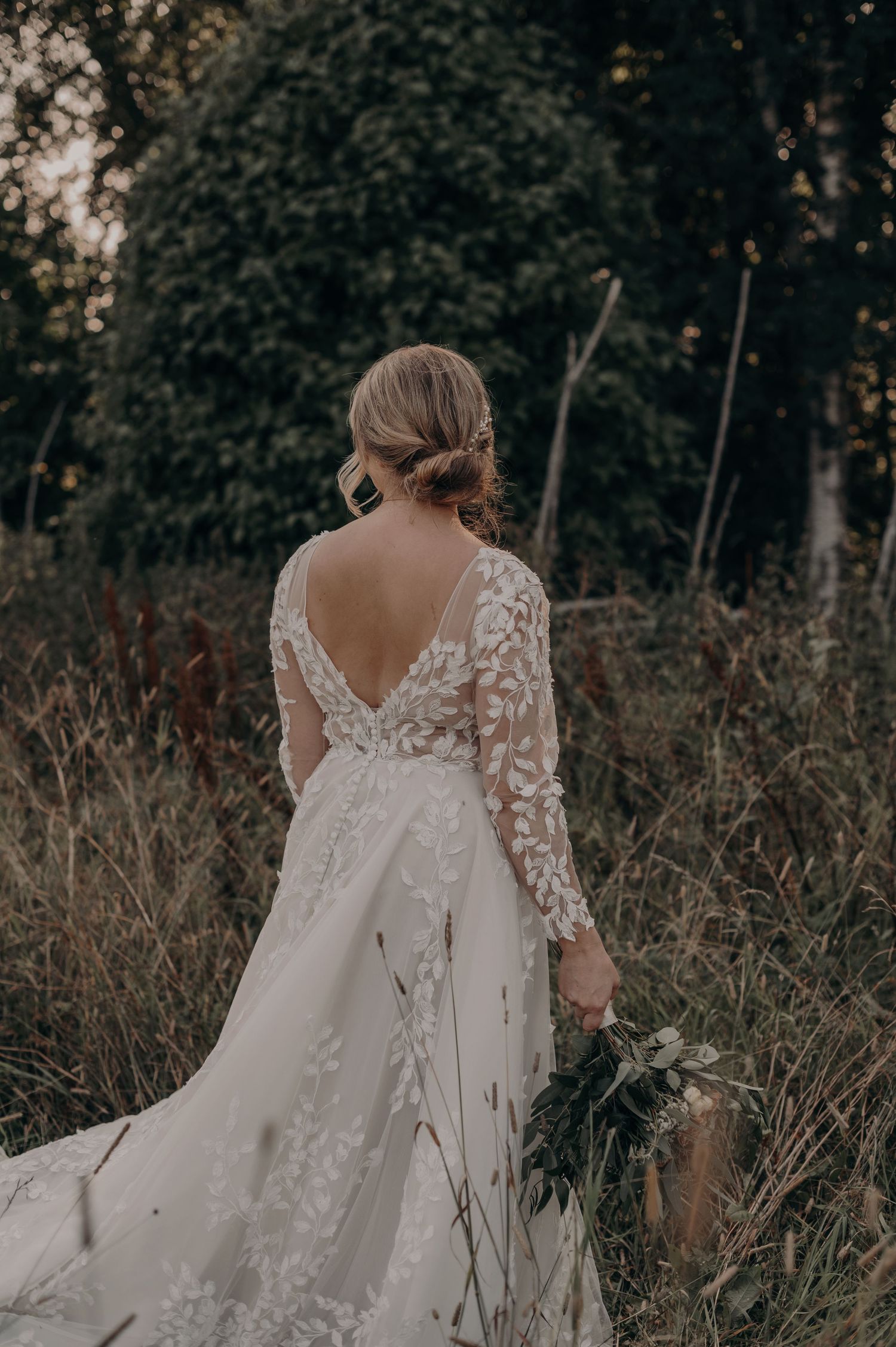 Bröllopsfotograf Umeå, Bröllopsklänning, Umeå Stadskyrka, Brännlands Wärdshus, Bröllopsfotograf Västerbotten, Fotograf Örnsköldsvik
