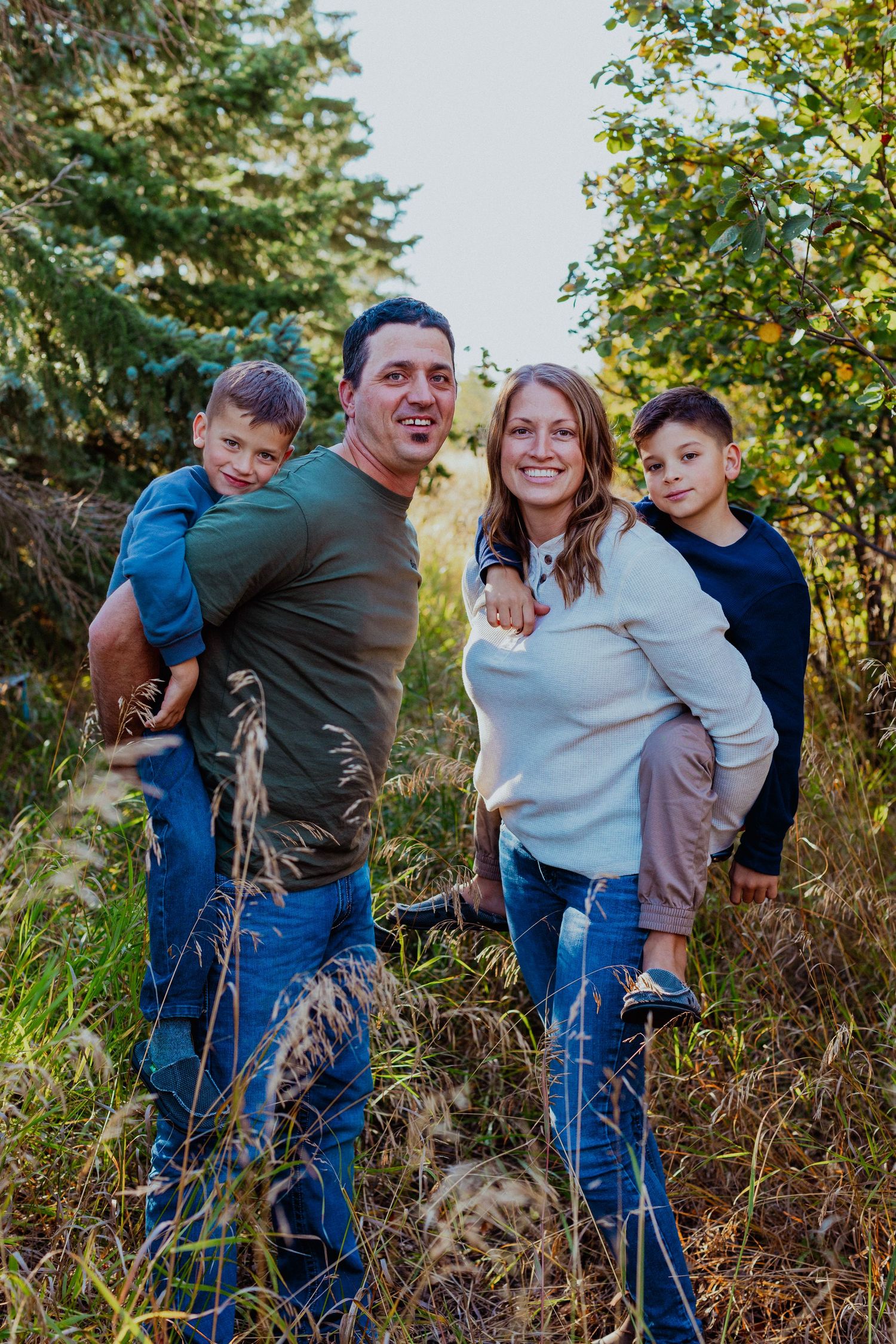 mini session photos, life captured, childhood memories, childhood photographer, candid photographer, family photographer, sask photographer