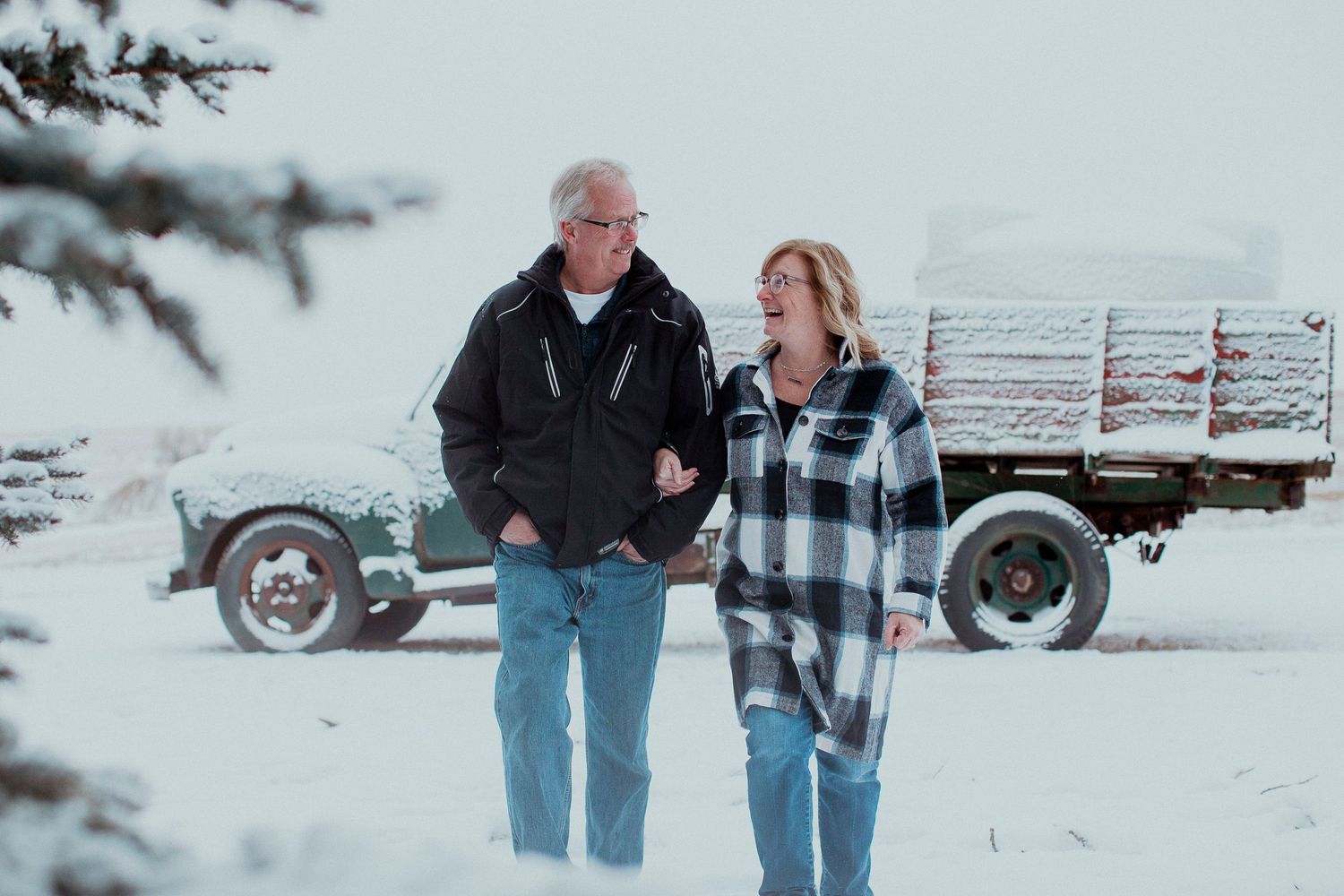 couple photographer, winter photographer, prairie photographer, candid moments, candid photographer, saskatchewan photographer