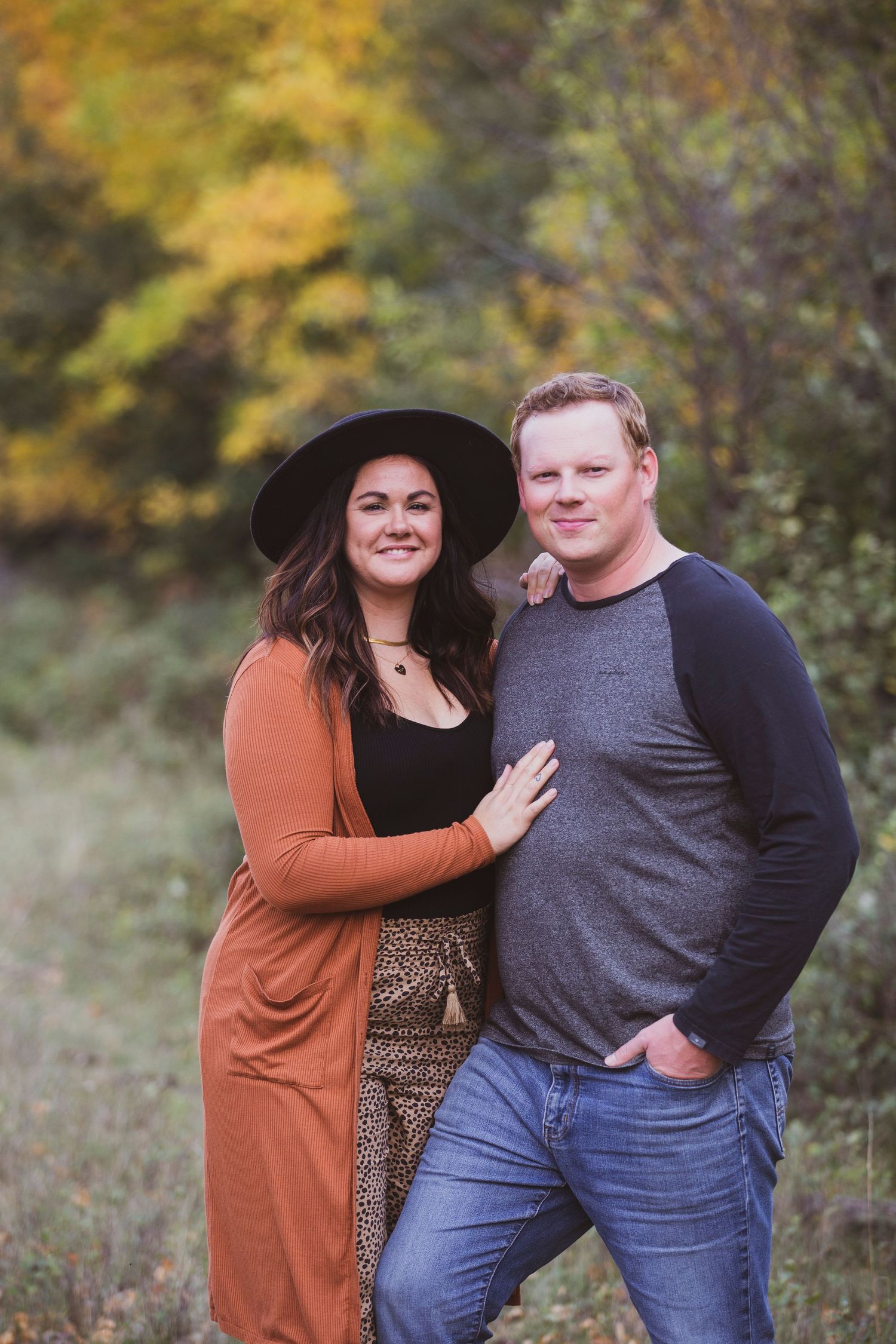 couple photographer, Fall photographer, couple moments, tender moments, love, candid photographer, couple portraits