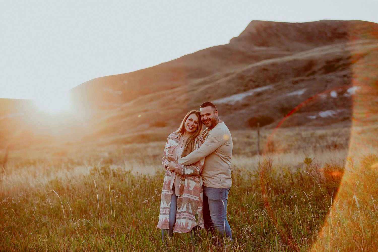 couple photographer, Fall photographer, couple moments, tender moments, love, candid photographer, saskatchewan photgorapher, river hills