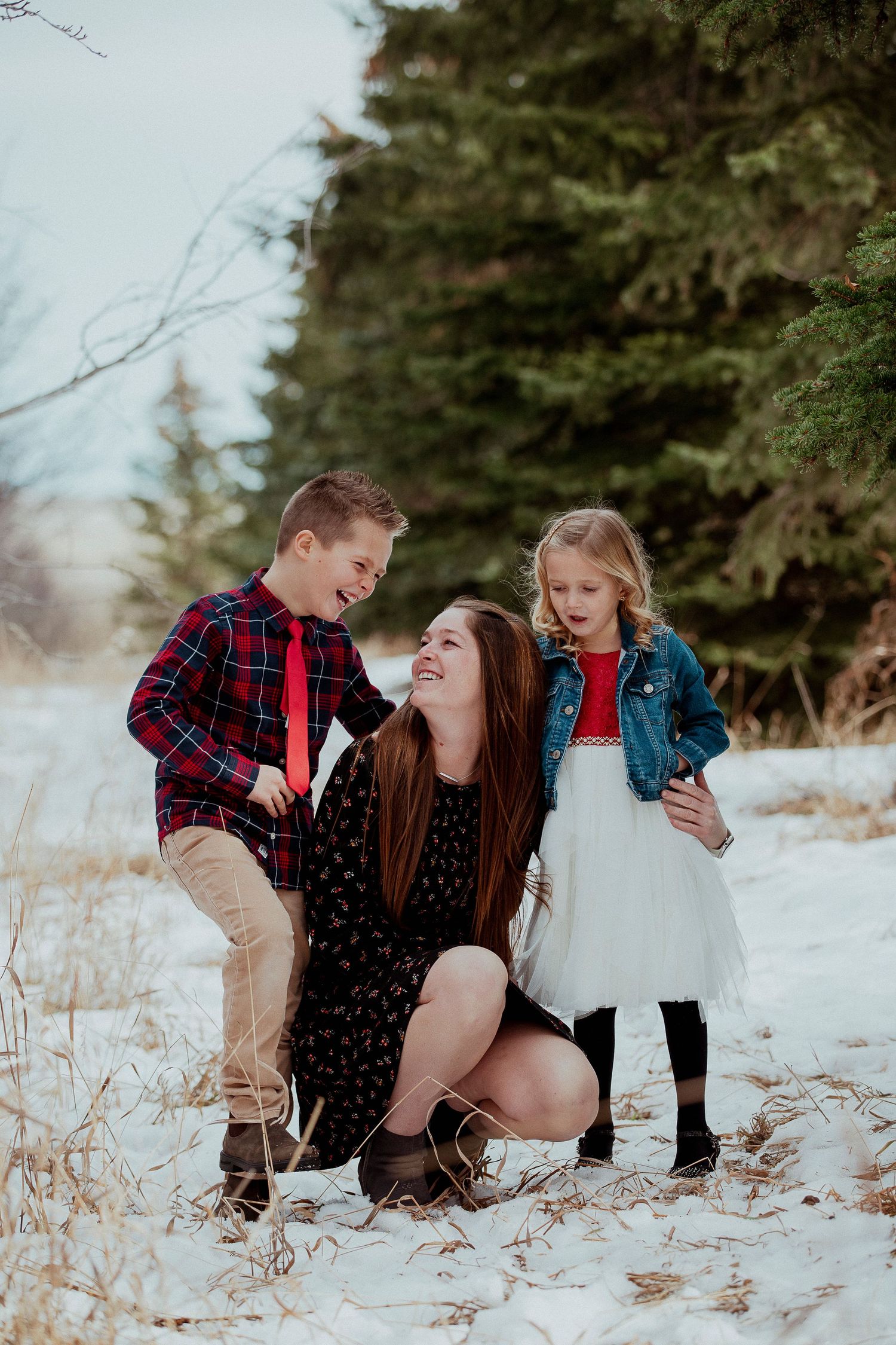 candid moments, life captured, childhood memories, childhood photographer, candid photographer, family photographer, sask photographer