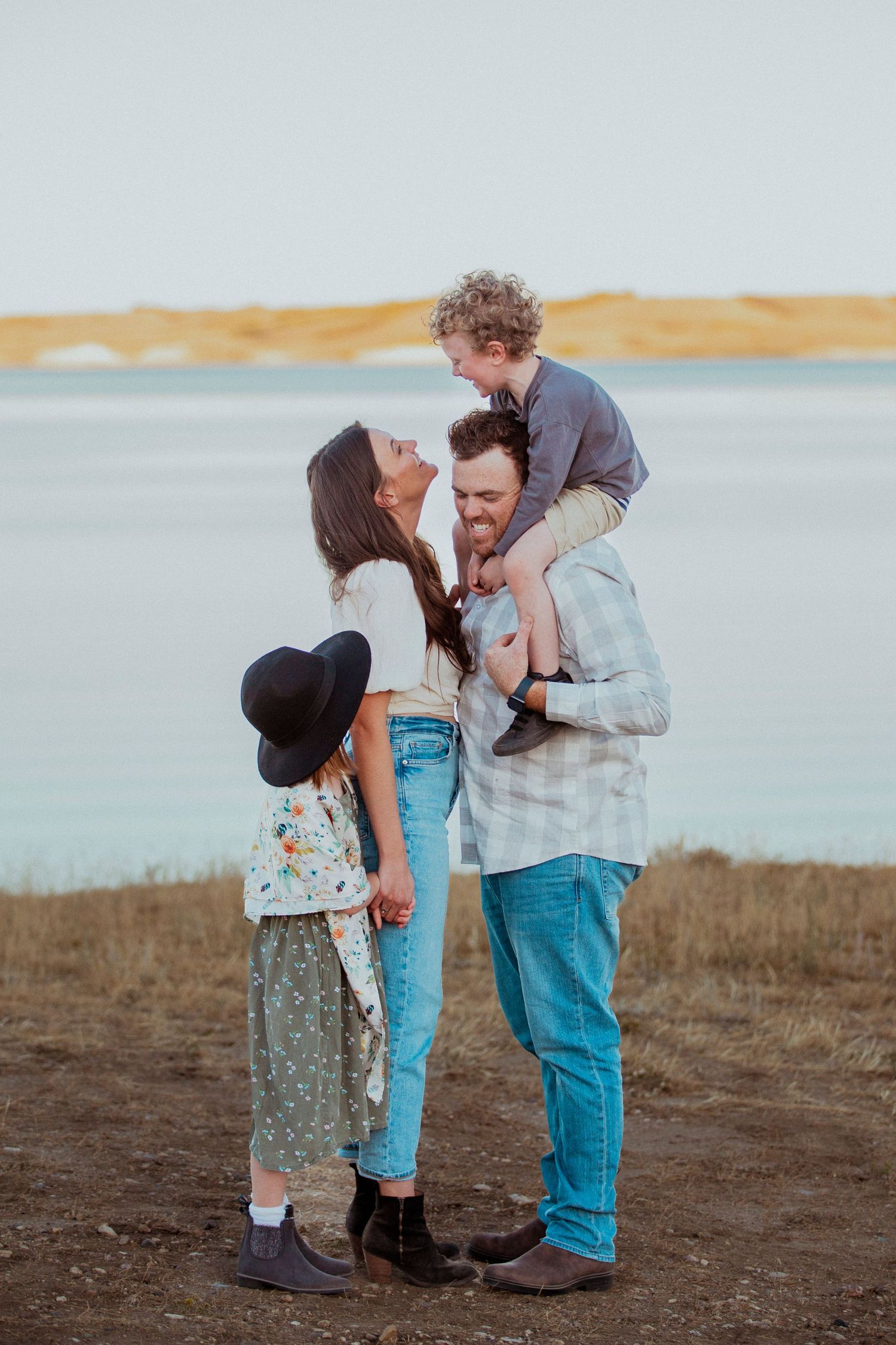 children's photographer, life captured, candid moments, childhood memories, childhood photographer, candid photographer, family photographer