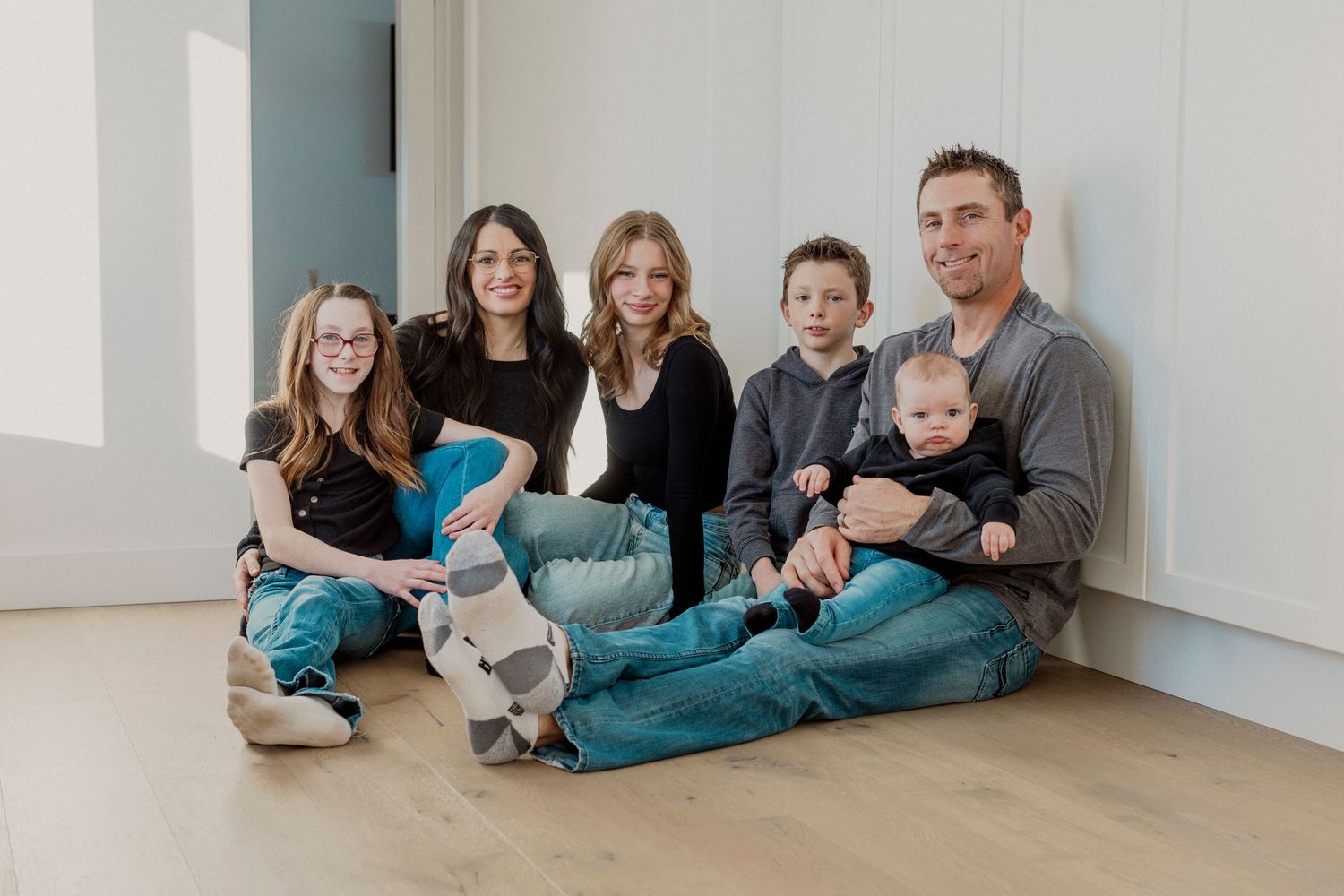 family photographer, family photo, in home photographer, saskatchewan photographer, life captured, family moments, swift current photography