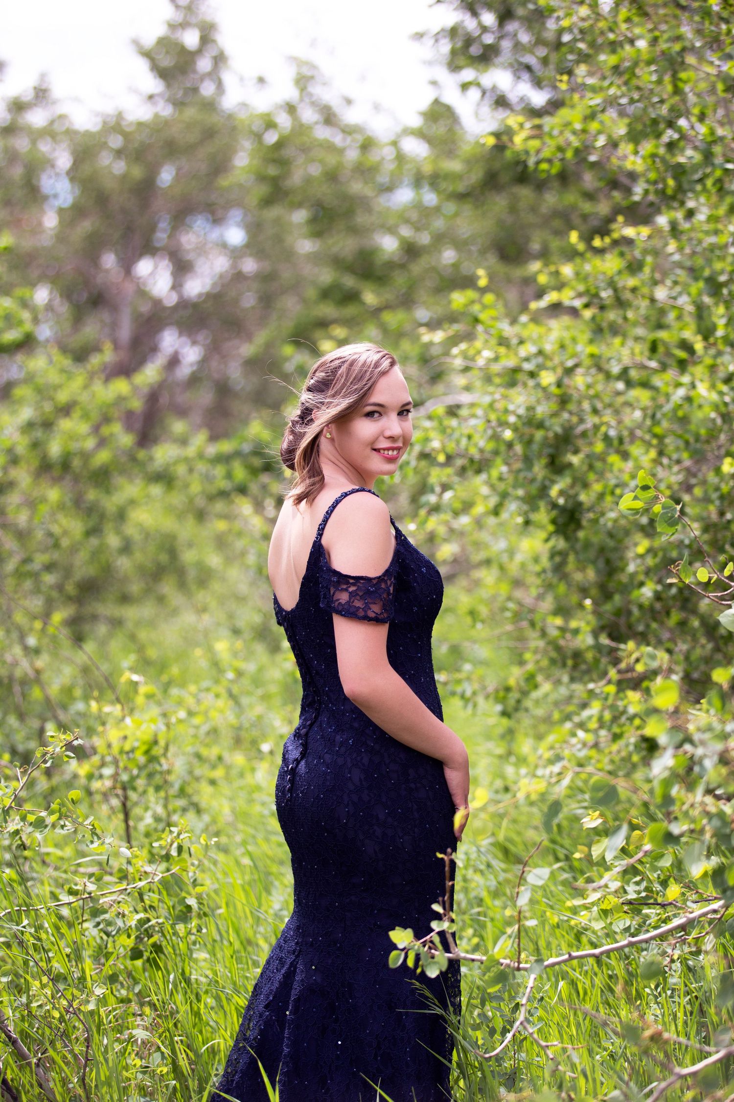 grad photographer, senior portrait, high school grad, sask photographer, saskatchewan grad photographer,  photographer, female graduate