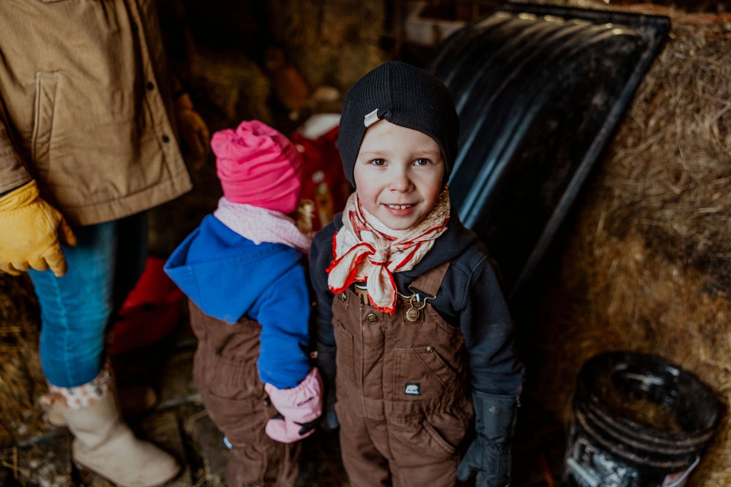 lifestyle session, candid photography, Saskatchewan farm kid, prairie photographer, sask photographer, outdoor winter photos, cattle family