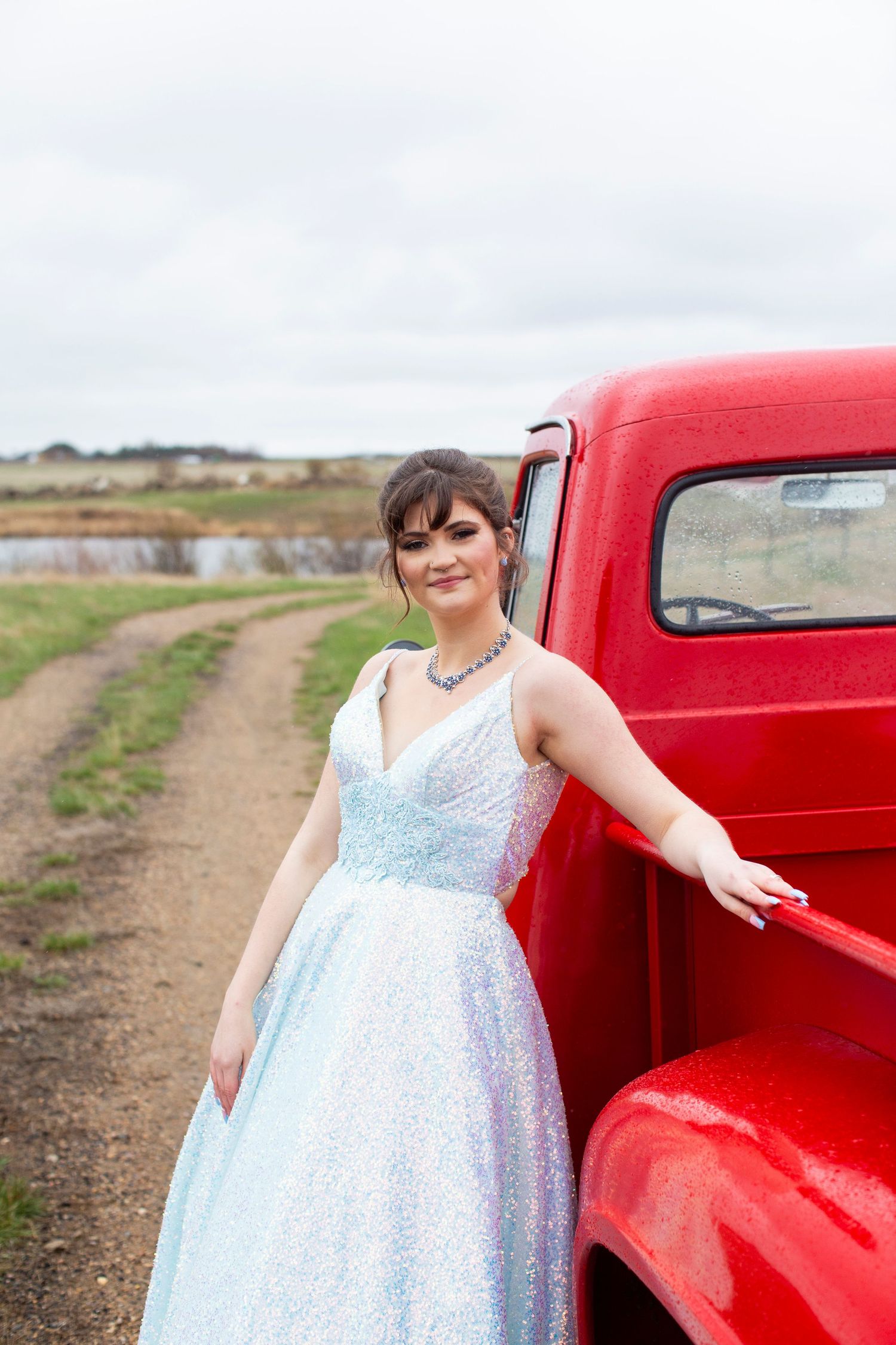 grad photographer, senior portrait, high school grad, sask photographer, saskatchewan grad photographer,  photographer, female graduate