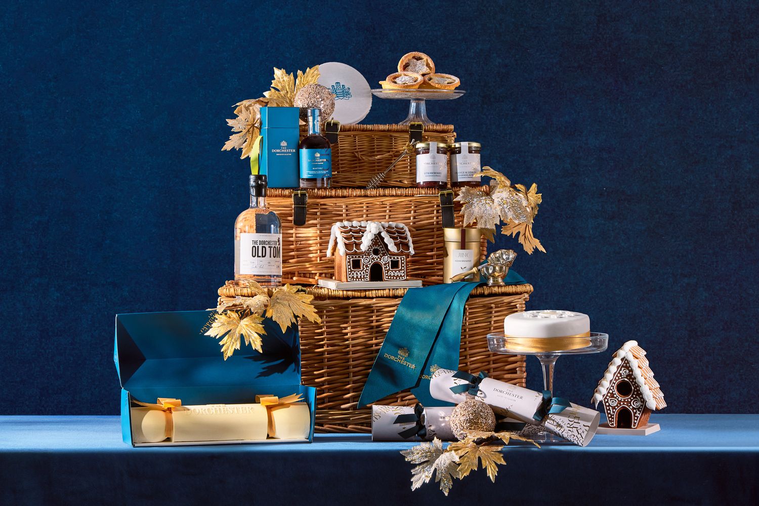 Jenni Helin is London based commercial food and still life photographer + director