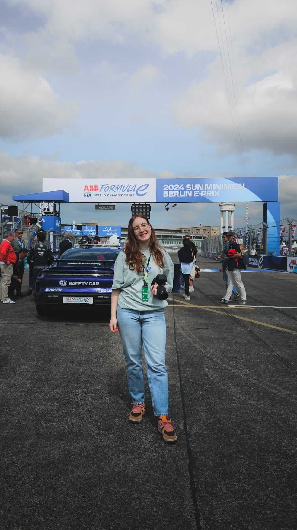 Theresa beim Berlin E-Prix.