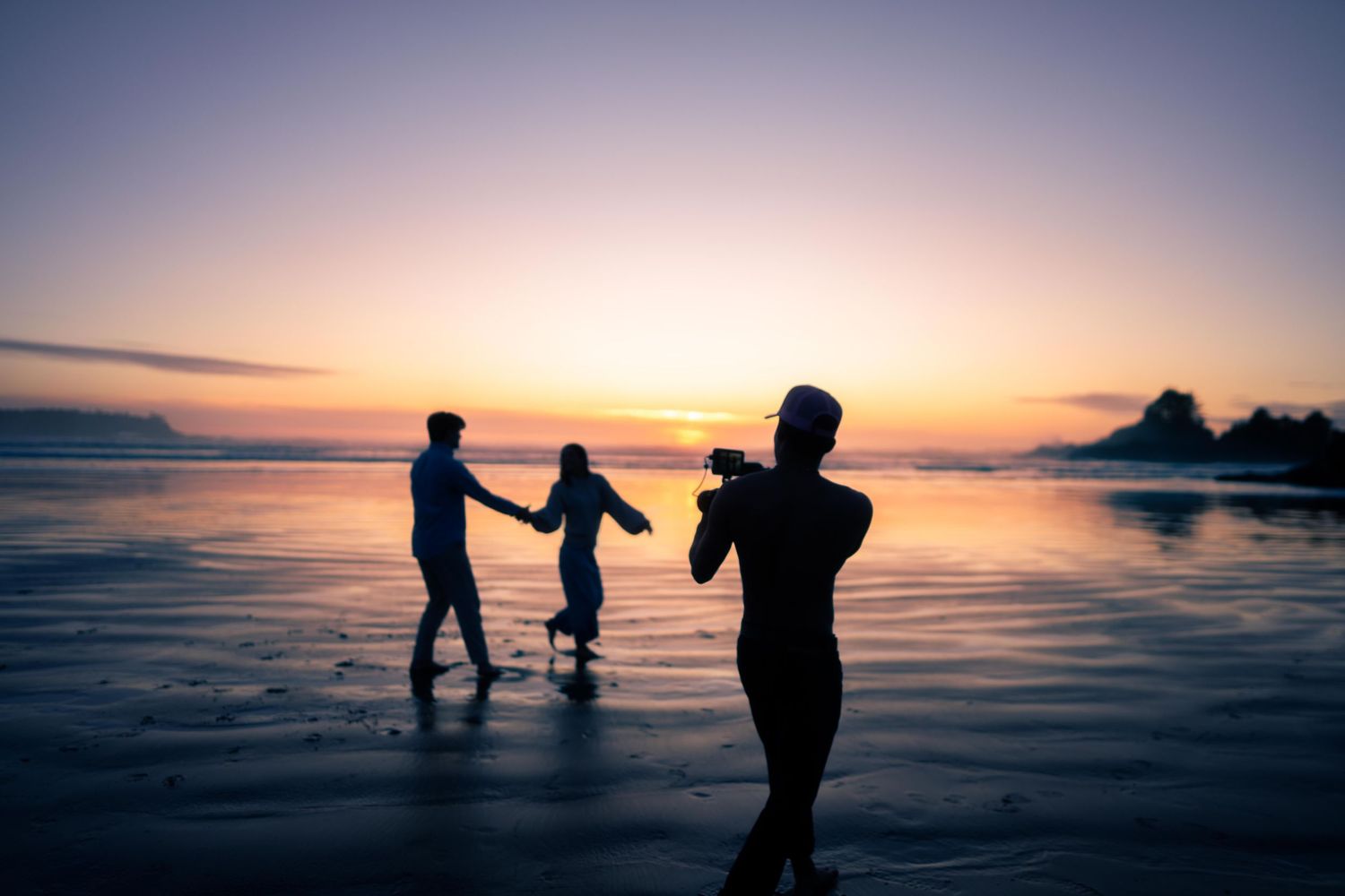 Sunset family photography on the beaches of Tofino, BC. Storytelling moments that capture the essence of British Columbia’s coast.