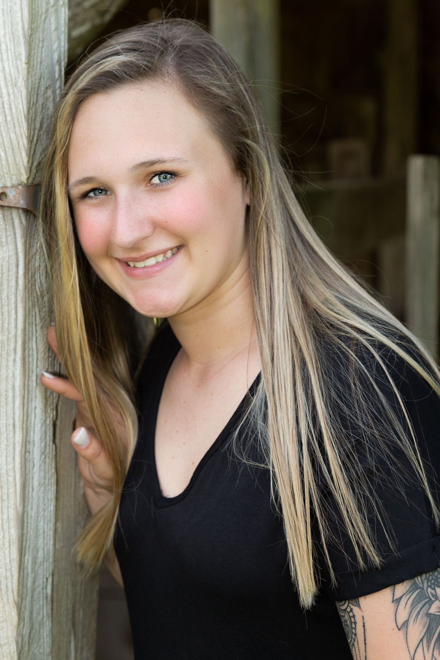 Eureka Springs AR Senior Photography. Flat Iron Building Eureka Springs. NWA Senior Photographer