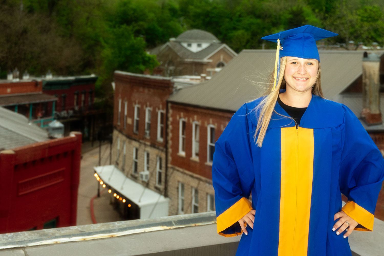 Senior Photography in NWA and Eureka Springs Arkansas, Lema Street Photography, Senior Photographer, Roof top downtown Eureka Springs