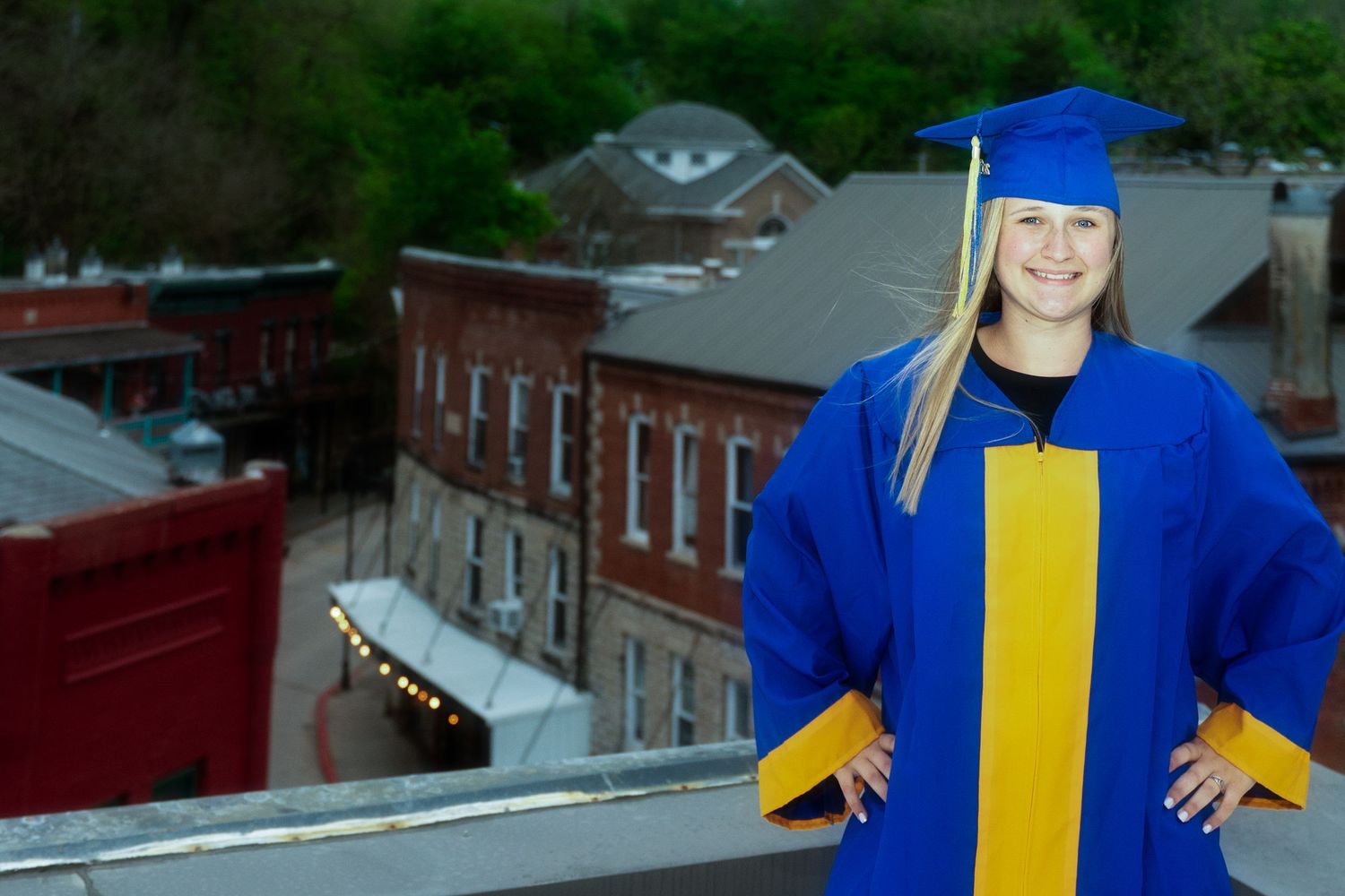 Senior Photography in NWA and Eureka Springs Arkansas, Lema Street Photography, Senior Photographer, Roof top downtown Eureka Springs