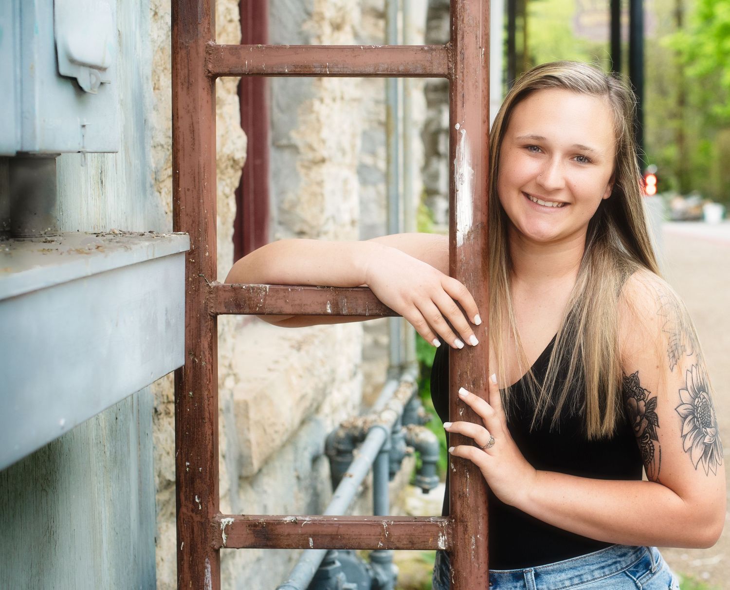 Eureka Springs AR Senior Photography. Flat Iron Building Eureka Springs. NWA Senior Photographer