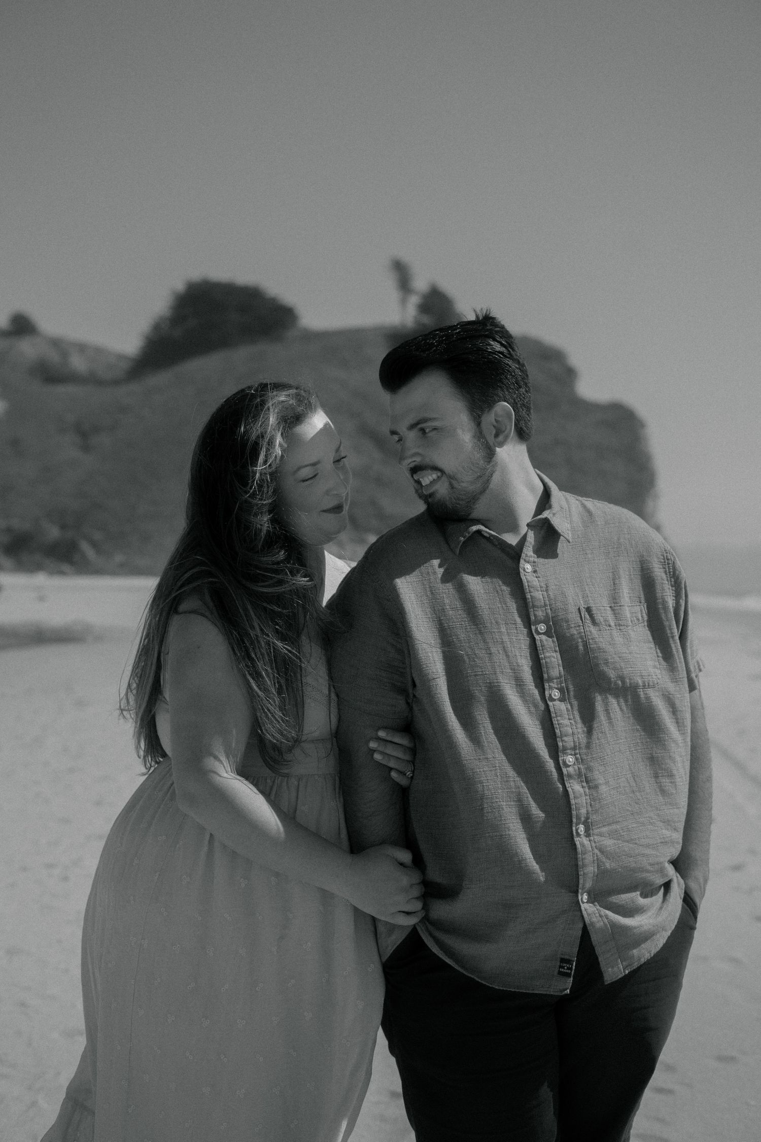 couple photoshoot beach