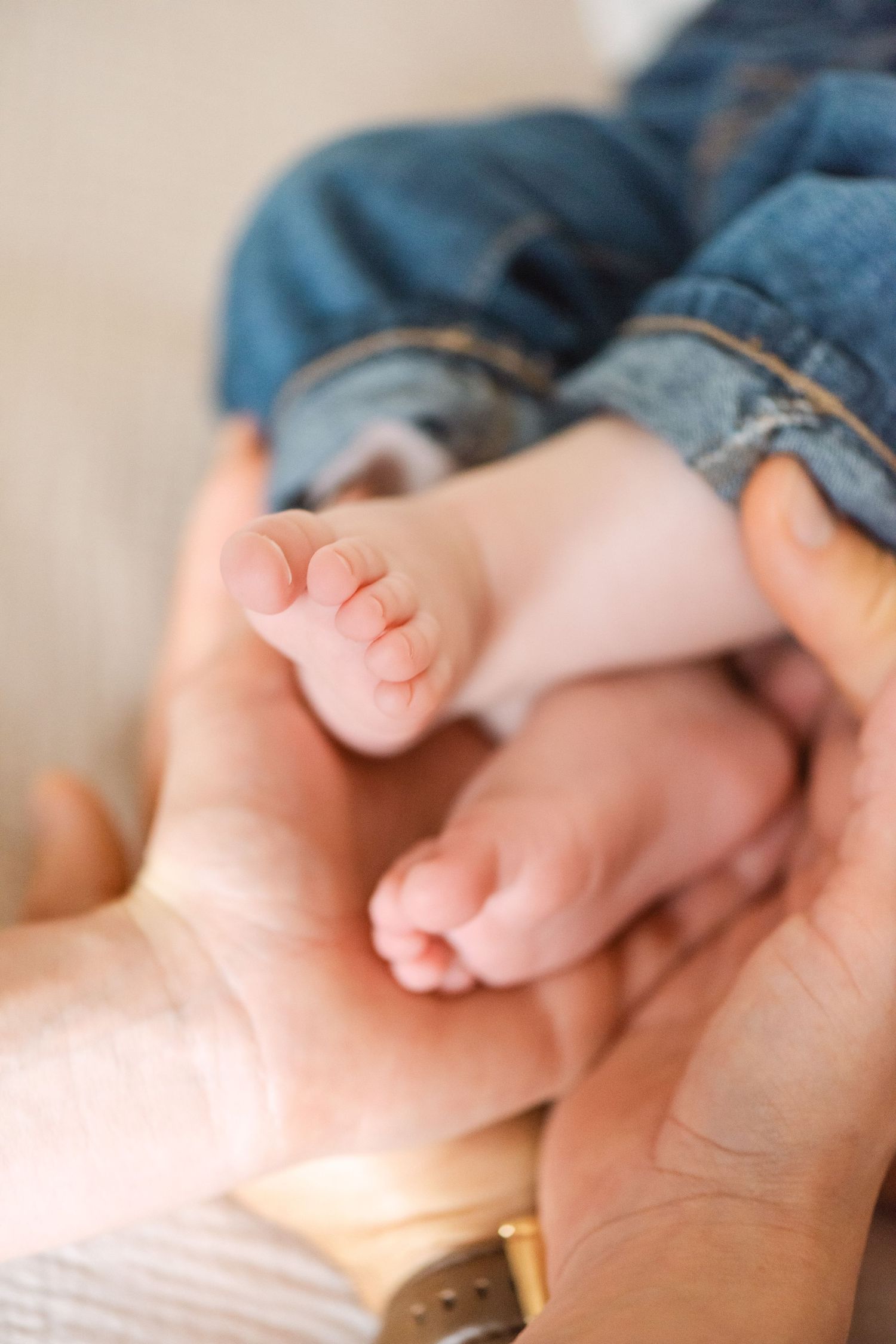Natural light family baby portraits in Vaughan home.