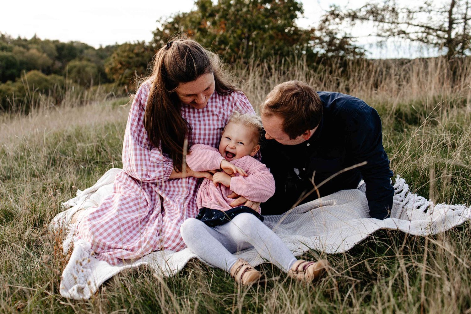 Rodinné přirozené focení Rokycany. Karolína Koudelková rodinná, newborn a svatební fotografka Rokycany, Plzeň, Hořovice a okolí.