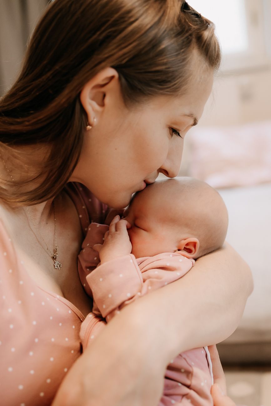 Rodinné přirozené focení Rokycany. Karolína Koudelková rodinná, newborn a svatební fotografka Rokycany, Plzeň, Hořovice a okolí.